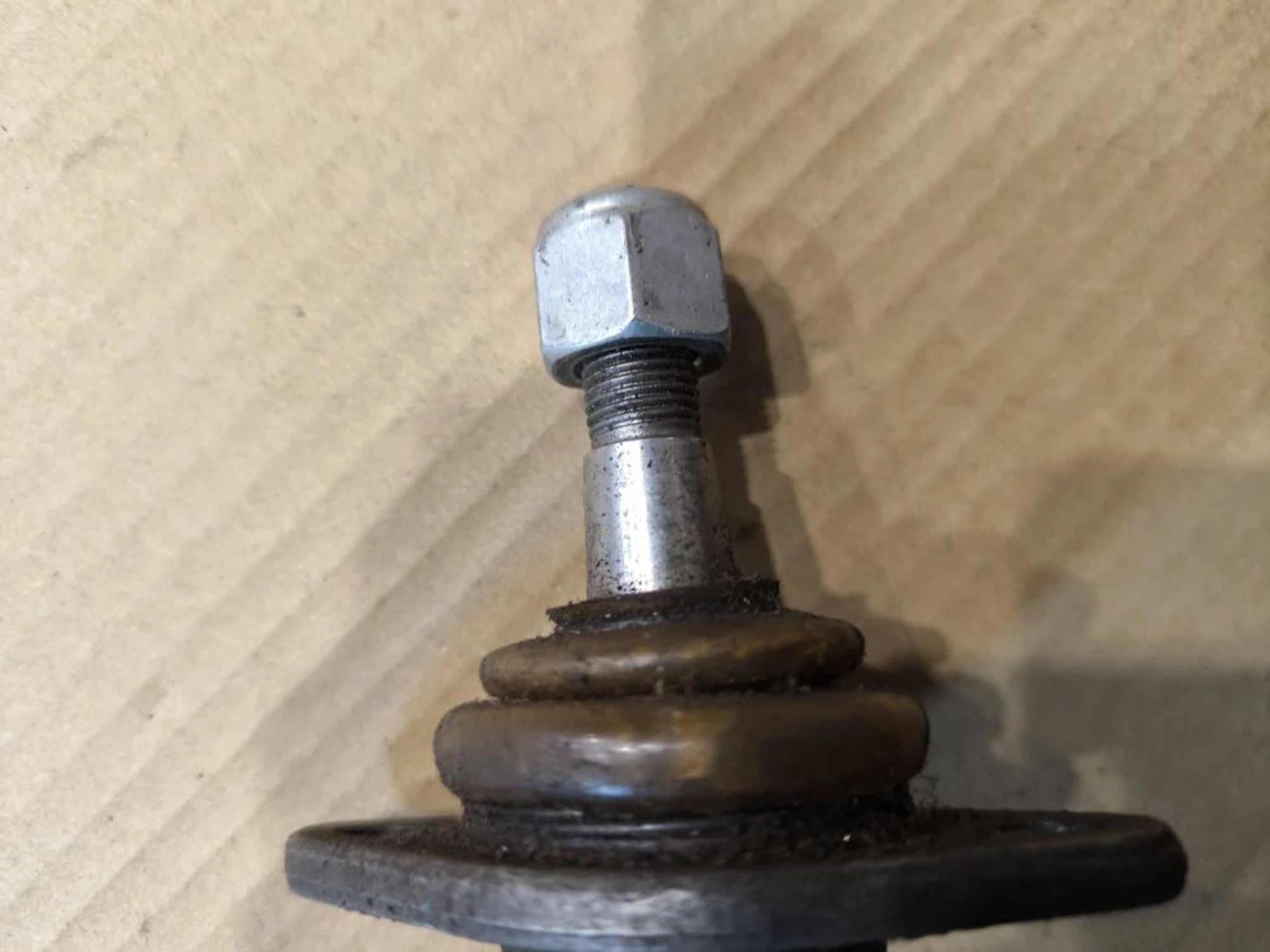 https://ycs.partsauto.market/partsauto-images/thmbs/userImages/d89d66a30f14dbad161fb7a986aa0fe5/part/e08ee6b4-0d1c-4031-9986-7af44b519023_1777899423245.jpg