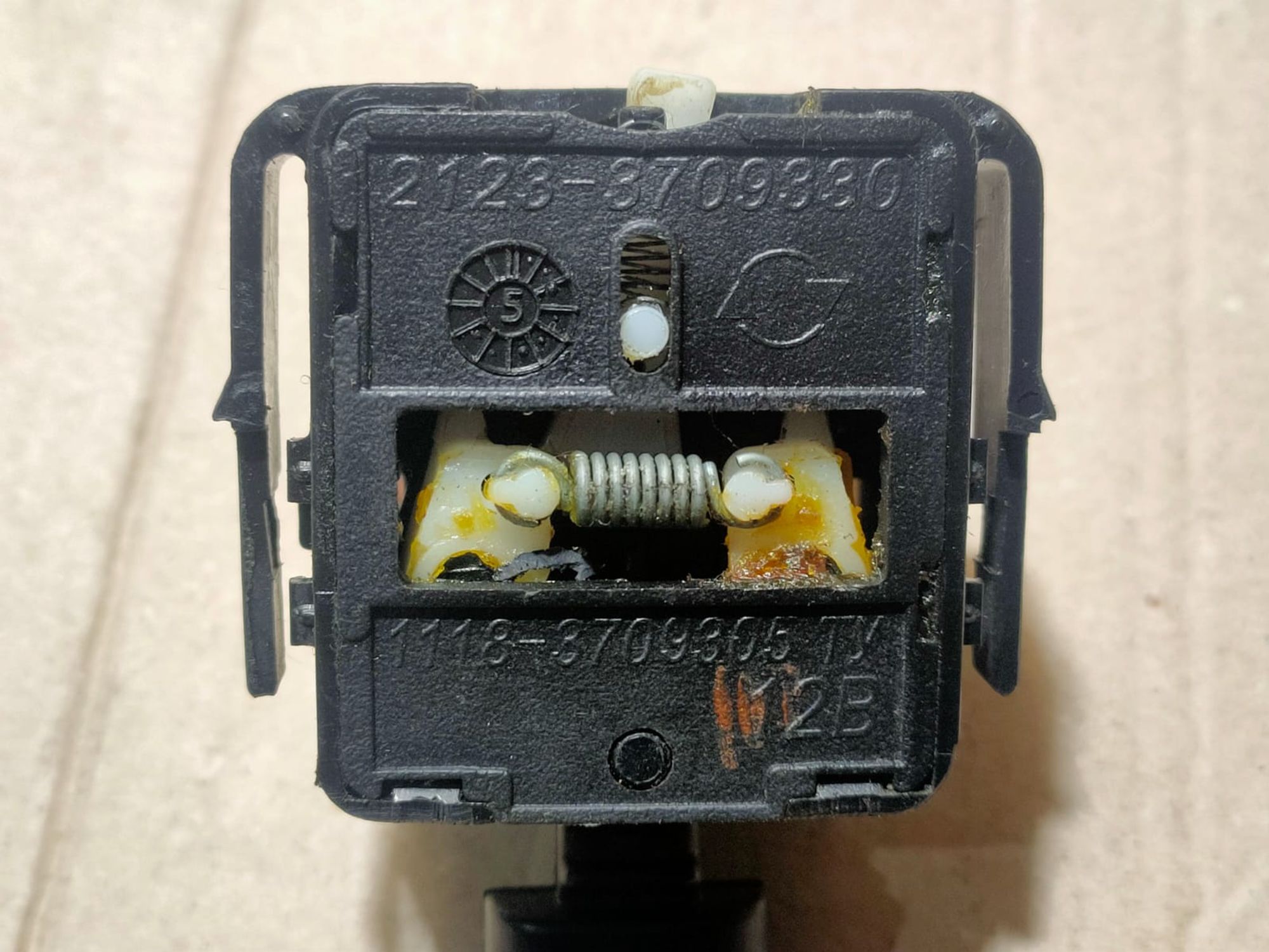 https://ycs.partsauto.market/partsauto-images/thmbs/userImages/d89d66a30f14dbad161fb7a986aa0fe5/part/e098cba6-81f8-4d2a-9ee5-75de341c8b25_1732264182553.jpg