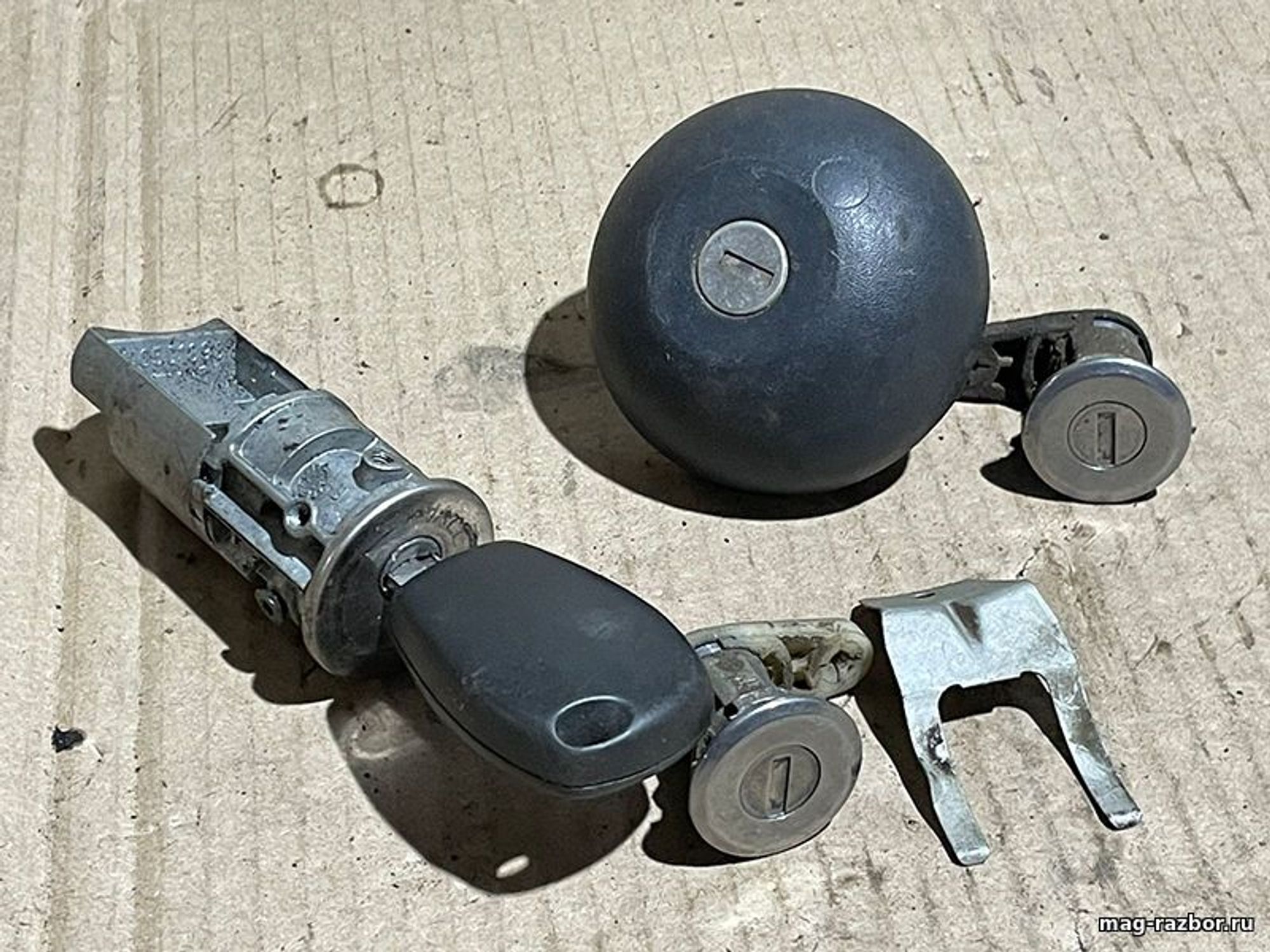 https://ycs.partsauto.market/partsauto-images/thmbs/userImages/d89d66a30f14dbad161fb7a986aa0fe5/part/e184d62f-e595-49a6-afd8-4451bff7bd6c_1719395133932.jpg