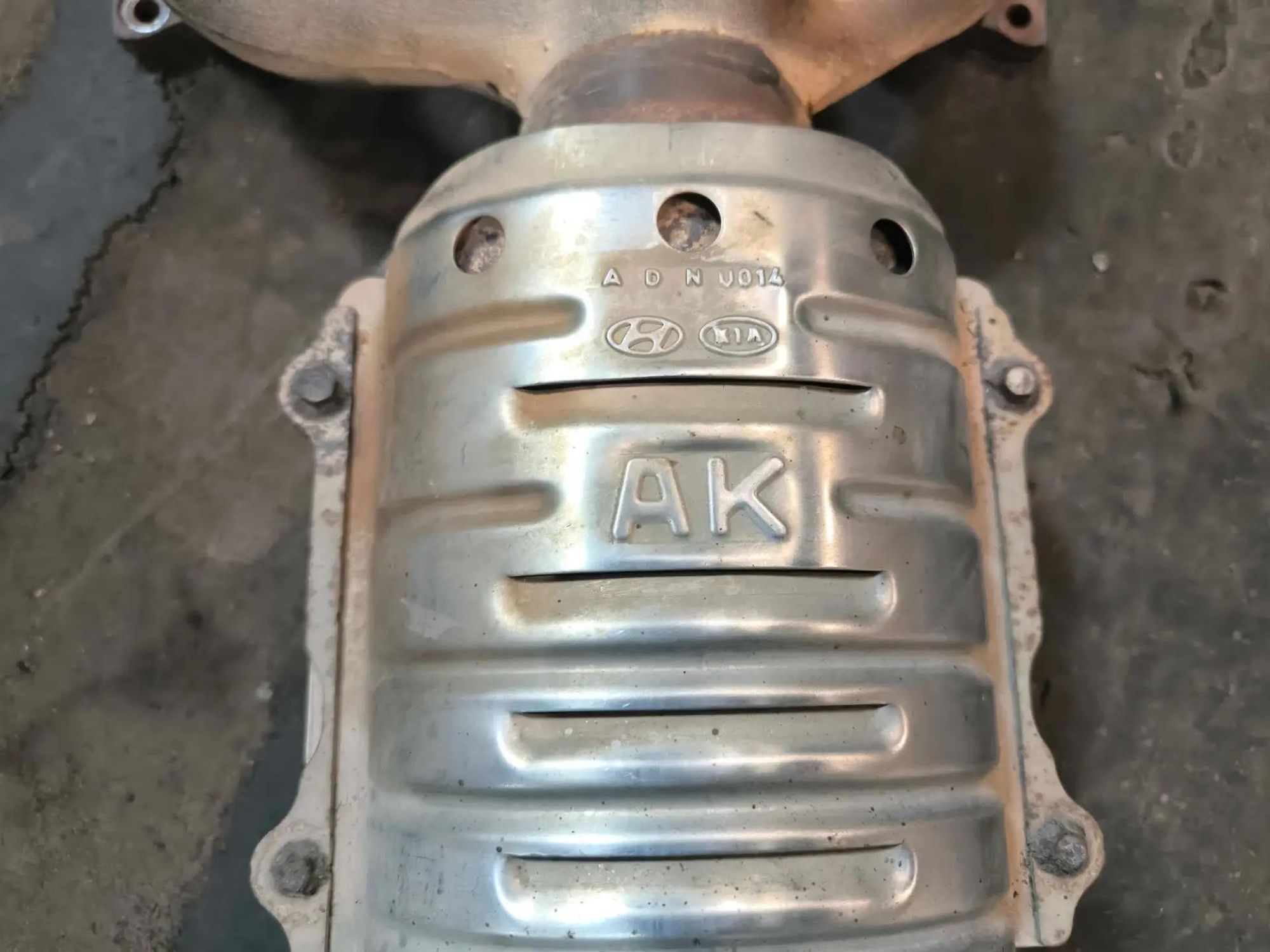 https://ycs.partsauto.market/partsauto-images/thmbs/userImages/d89d66a30f14dbad161fb7a986aa0fe5/part/e1be3830-01d6-4fcc-b652-f5abc26a9f5f_1786119520421.jpg