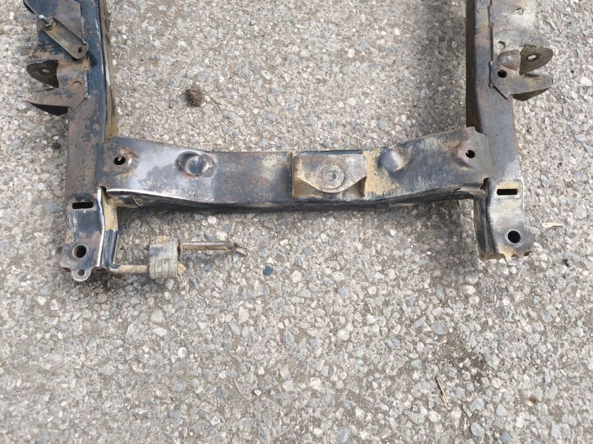 https://ycs.partsauto.market/partsauto-images/thmbs/userImages/d89d66a30f14dbad161fb7a986aa0fe5/part/e29ab426-7d9b-4ef1-a847-9e3ffe80ba45_1780408993730.jpg
