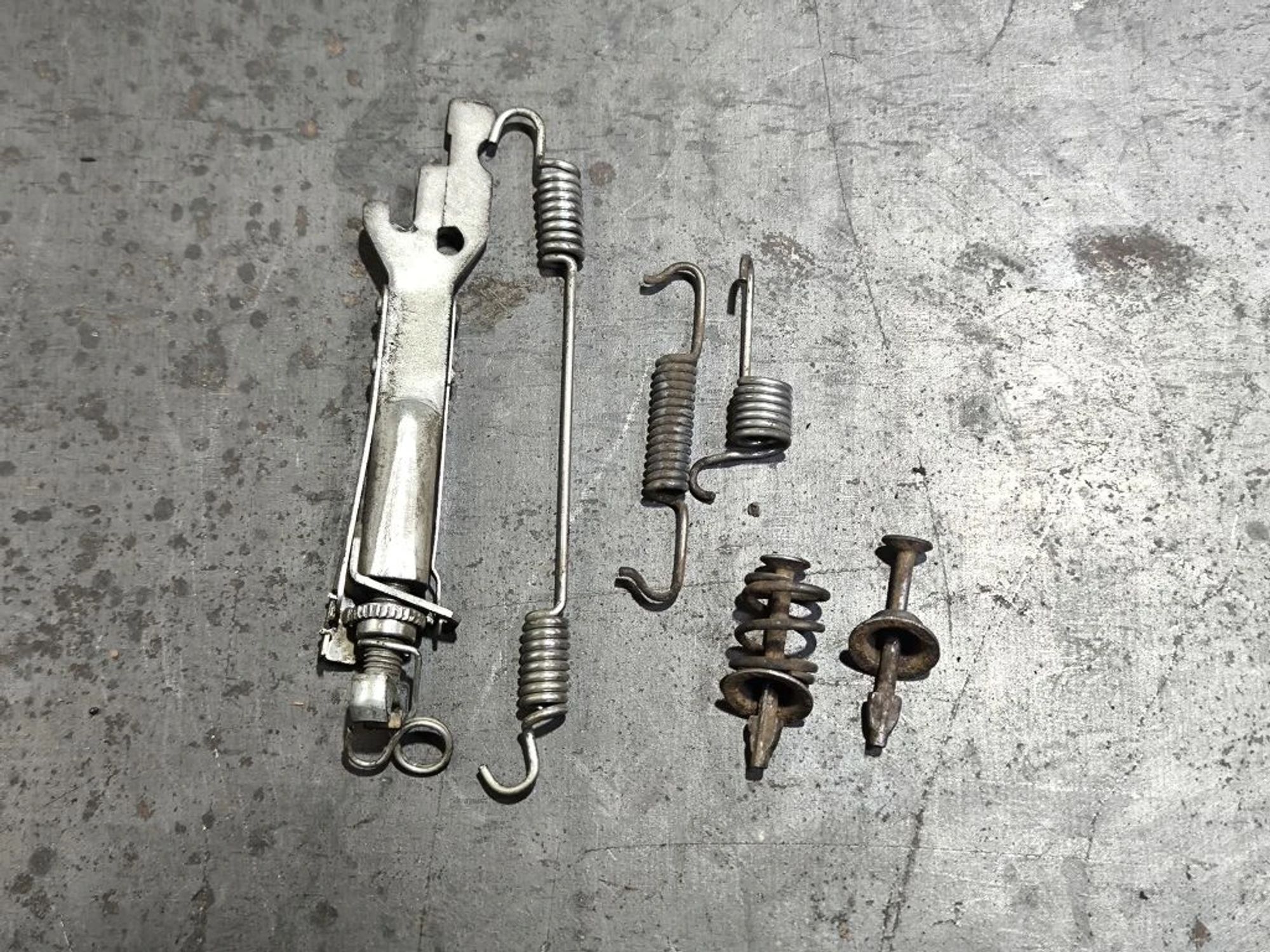 https://ycs.partsauto.market/partsauto-images/thmbs/userImages/d89d66a30f14dbad161fb7a986aa0fe5/part/e2f82fb7-e5ca-4148-a389-d193530ef126_1780468437662.jpg