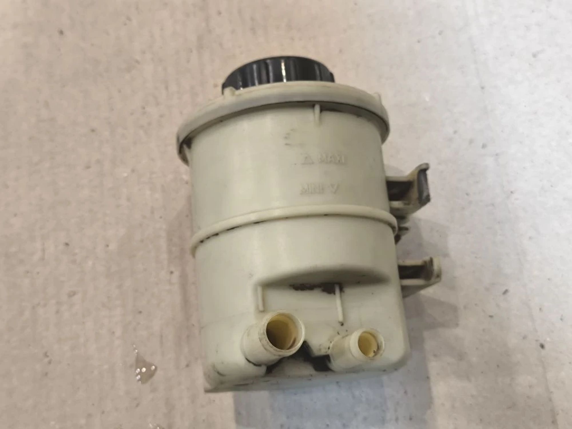 https://ycs.partsauto.market/partsauto-images/thmbs/userImages/d89d66a30f14dbad161fb7a986aa0fe5/part/e45c51e1-bbb3-467c-89fd-e003b5e53e44_1779948162895.jpg