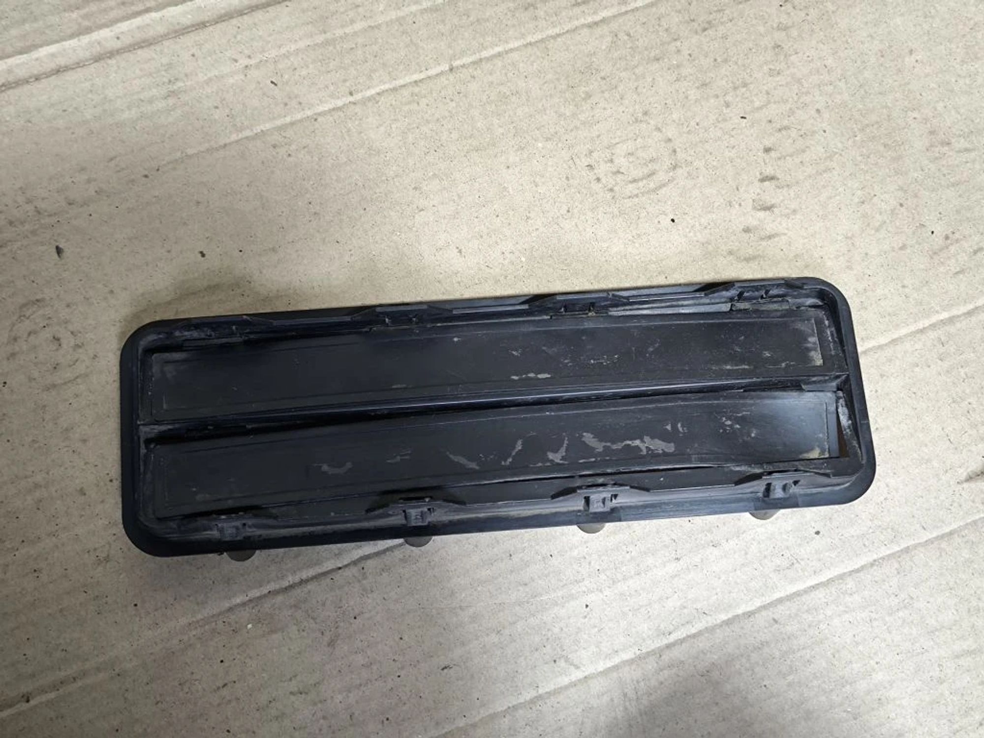https://ycs.partsauto.market/partsauto-images/thmbs/userImages/d89d66a30f14dbad161fb7a986aa0fe5/part/e490d13f-f30e-4f52-a699-463c232c4675_1781068644479.jpg