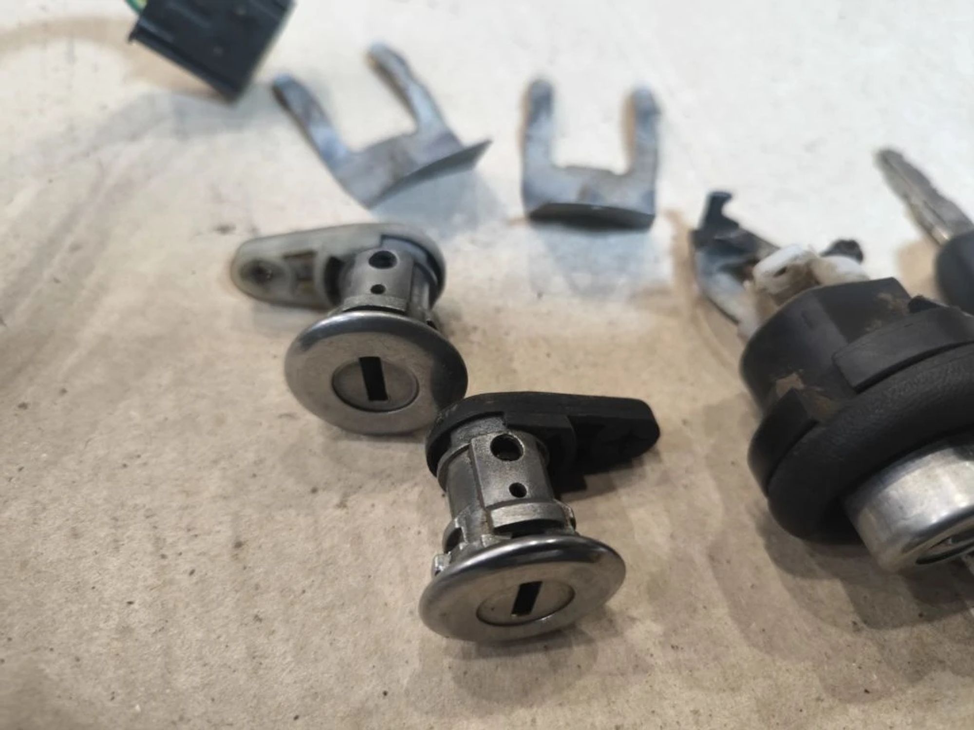 https://ycs.partsauto.market/partsauto-images/thmbs/userImages/d89d66a30f14dbad161fb7a986aa0fe5/part/e51bc0d2-5a66-41bb-bb25-9a5169692052_1779948763903.jpg