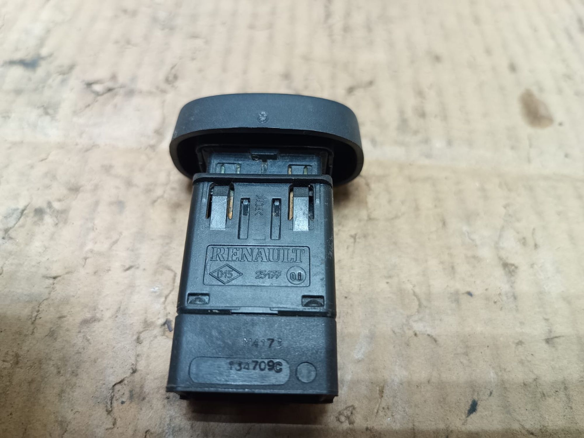 https://ycs.partsauto.market/partsauto-images/thmbs/userImages/d89d66a30f14dbad161fb7a986aa0fe5/part/e5e661ac-058e-4545-8238-1ba38a37d370_1739511367799.jpg