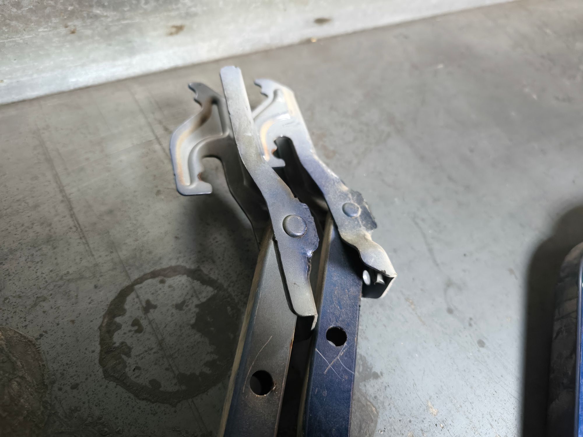 https://ycs.partsauto.market/partsauto-images/thmbs/userImages/d89d66a30f14dbad161fb7a986aa0fe5/part/e640d3fc-cd7f-4d1f-b933-b7a64acdc7b2_1780032830281.jpg