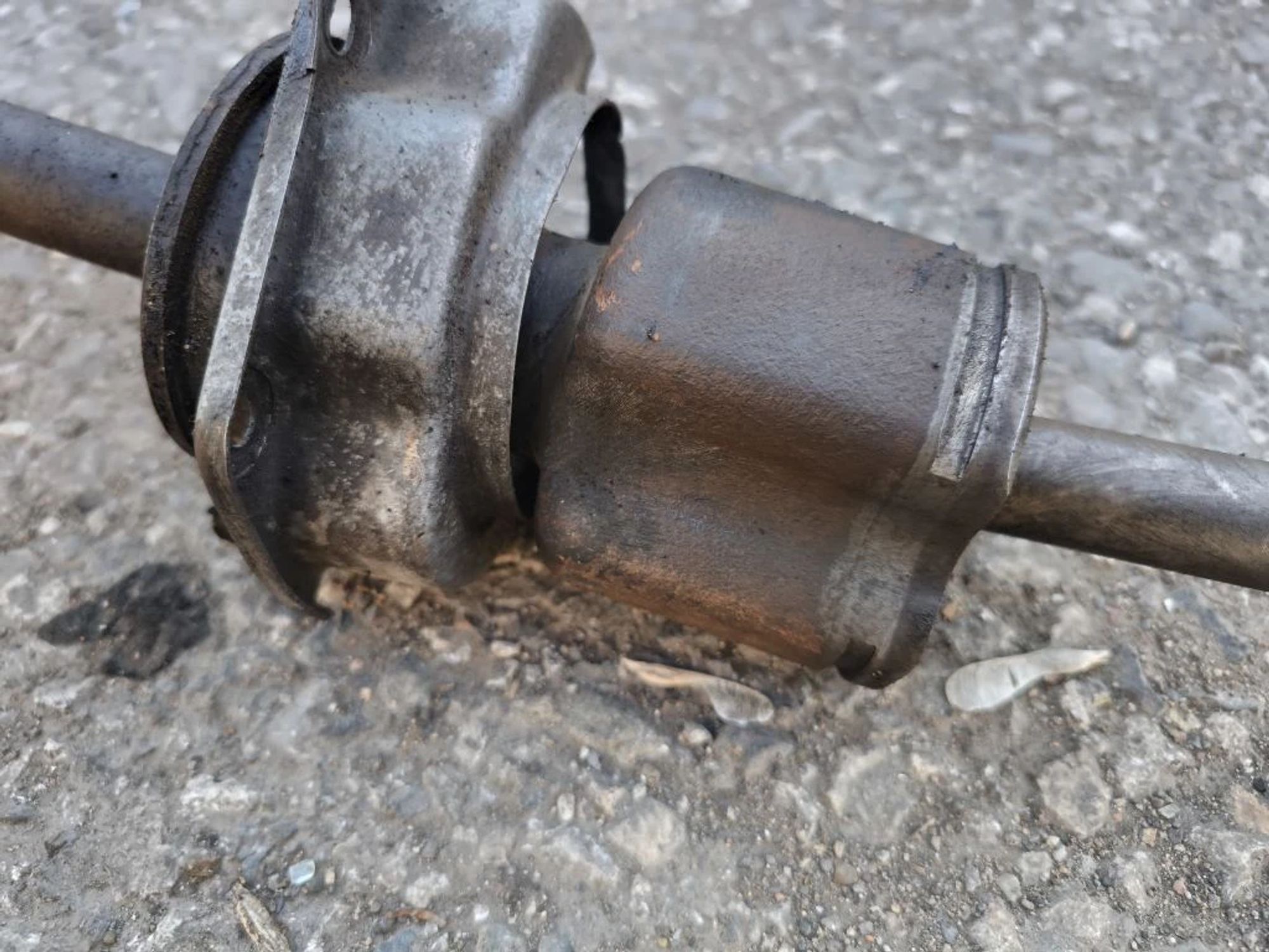 https://ycs.partsauto.market/partsauto-images/thmbs/userImages/d89d66a30f14dbad161fb7a986aa0fe5/part/e6d45012-a2ef-4285-a1bc-8d24f55fc9d3_1776338547260.jpg