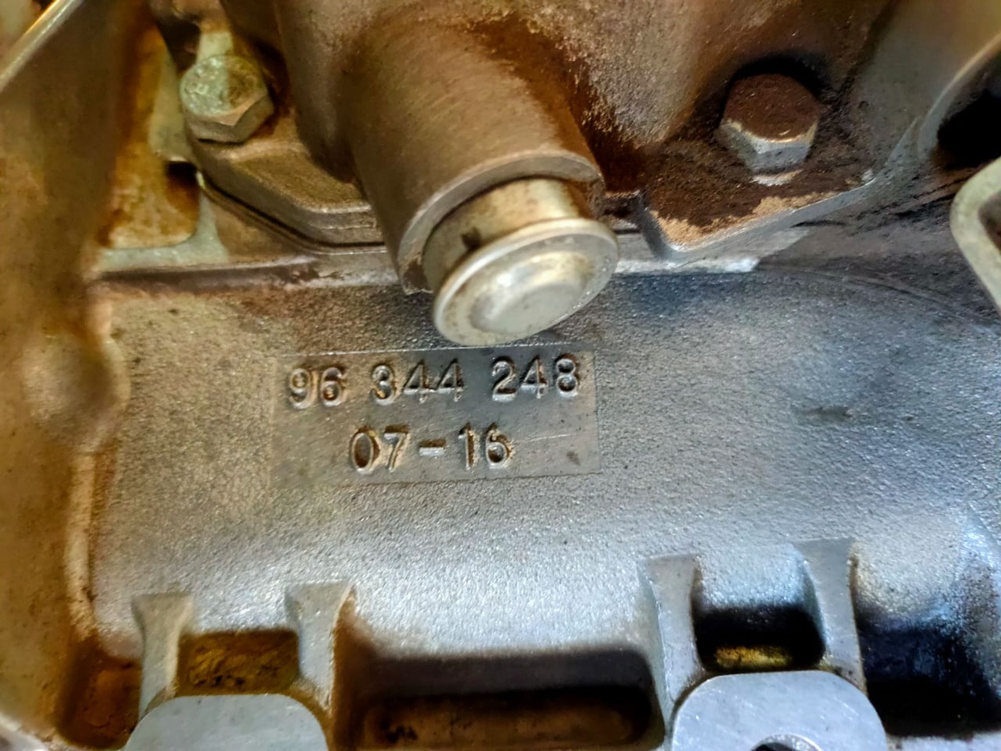 https://ycs.partsauto.market/partsauto-images/thmbs/userImages/d89d66a30f14dbad161fb7a986aa0fe5/part/e7367f74-e716-4a7a-9382-7782328acfd4_1718851259757.jpg