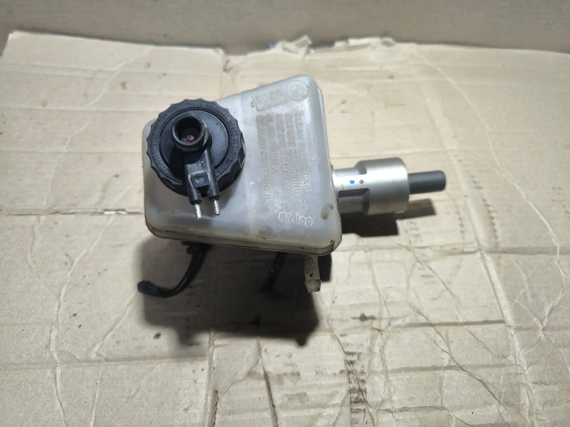 https://ycs.partsauto.market/partsauto-images/thmbs/userImages/d89d66a30f14dbad161fb7a986aa0fe5/part/e873a978-dd05-47fd-9955-d31580bb3b48_1782835461889.jpg