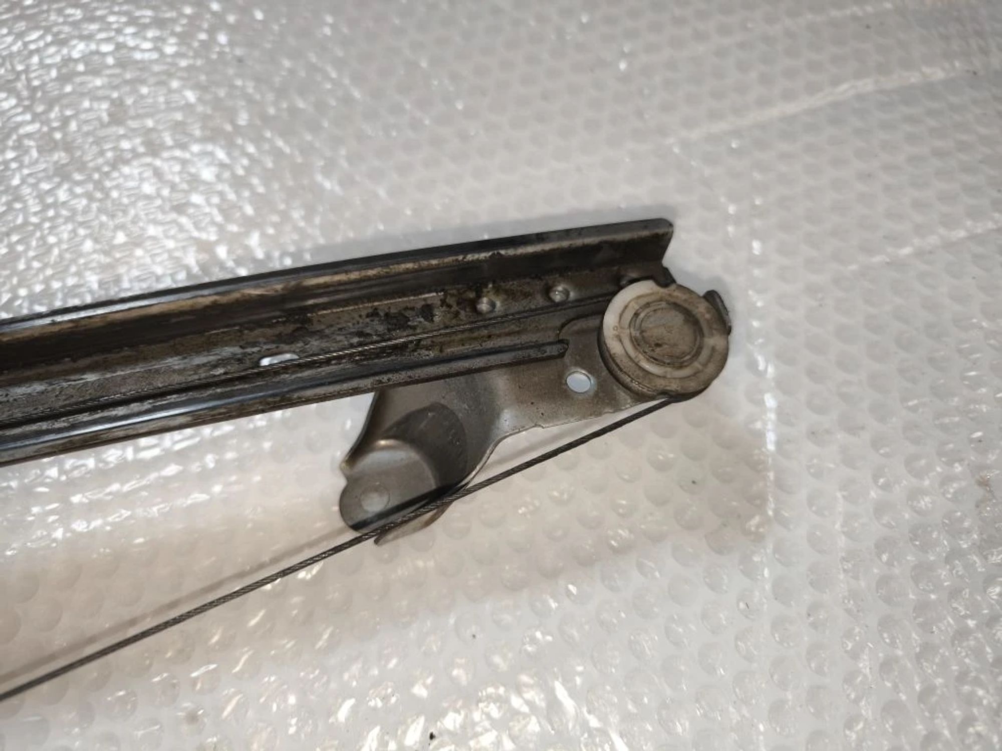 https://ycs.partsauto.market/partsauto-images/thmbs/userImages/d89d66a30f14dbad161fb7a986aa0fe5/part/e905cca4-55bb-4ba2-b74f-1ef64595a635_1777368540354.jpg