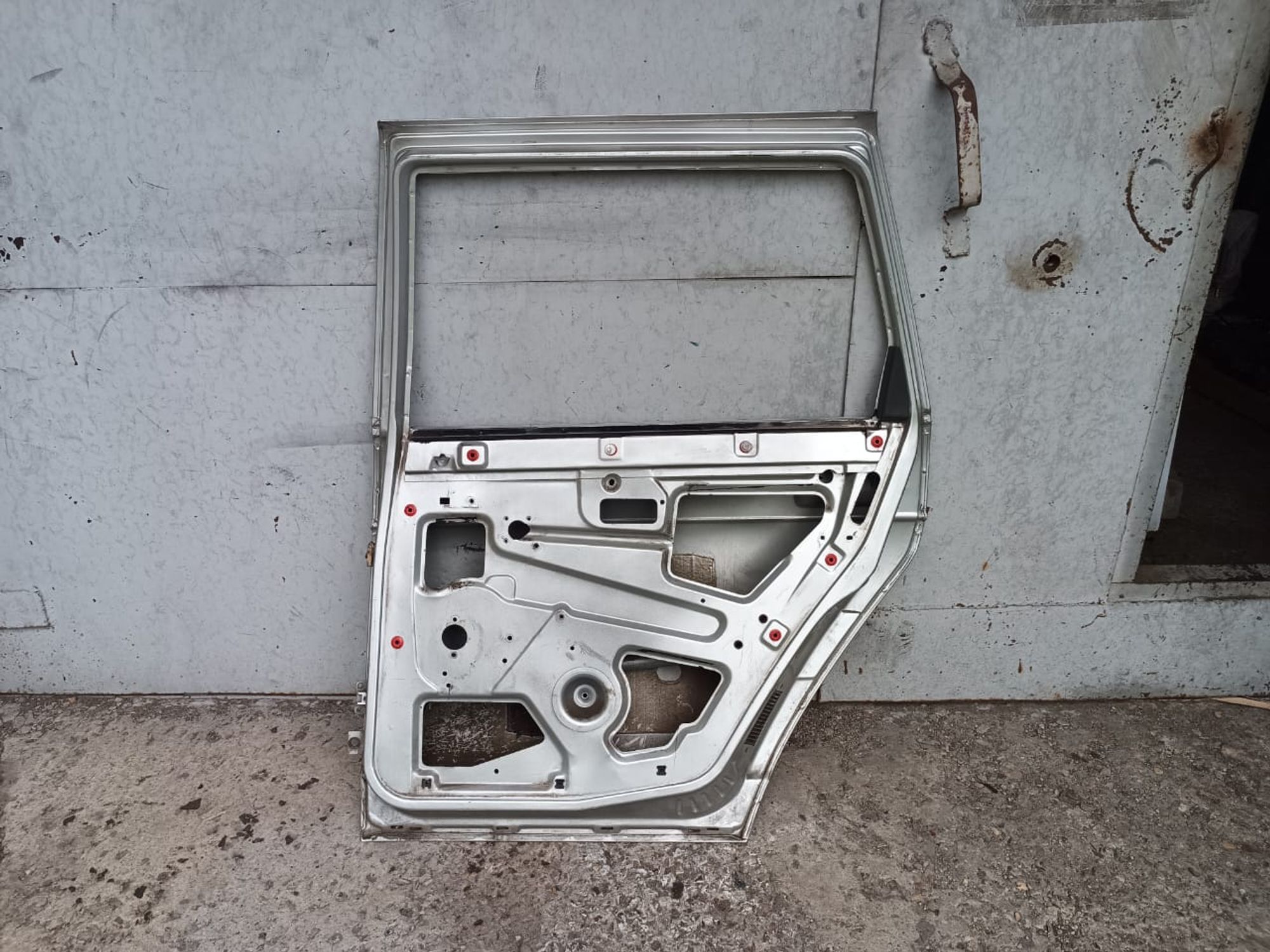 https://ycs.partsauto.market/partsauto-images/thmbs/userImages/d89d66a30f14dbad161fb7a986aa0fe5/part/e9904c64-3b39-4ad3-b886-34737b9d023e_1720888351148.jpg