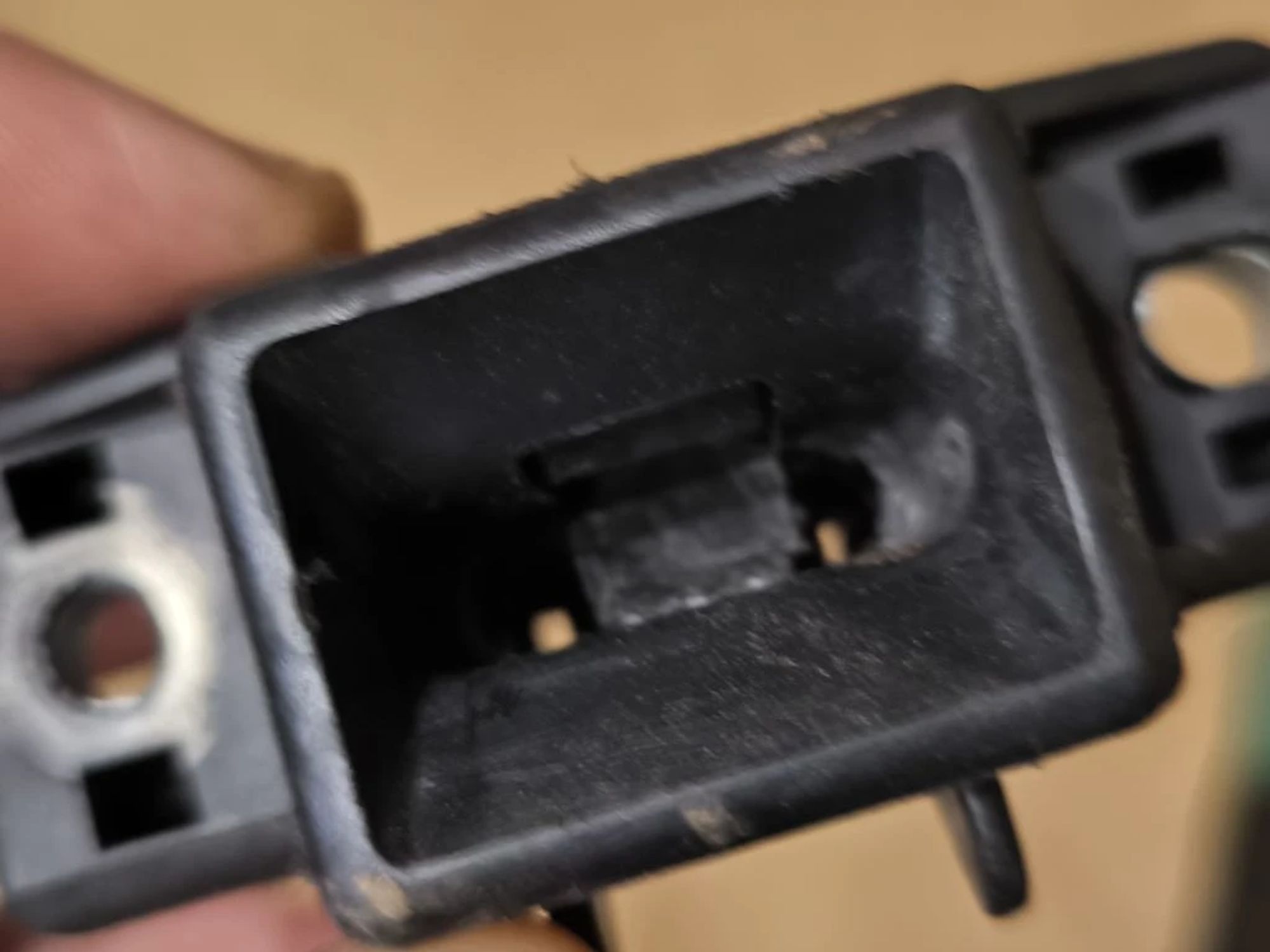https://ycs.partsauto.market/partsauto-images/thmbs/userImages/d89d66a30f14dbad161fb7a986aa0fe5/part/e9a76a56-a735-4349-97c0-5ed58e275ed1_1777359236903.jpg
