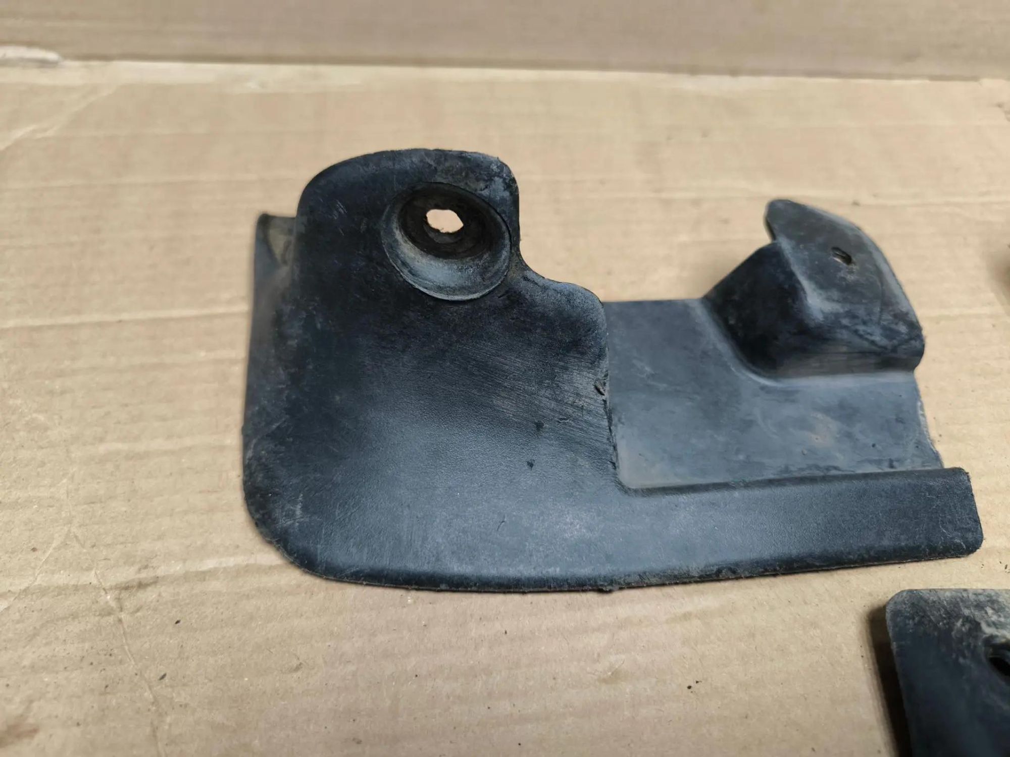 https://ycs.partsauto.market/partsauto-images/thmbs/userImages/d89d66a30f14dbad161fb7a986aa0fe5/part/e9f88126-fcc9-43d5-93b4-510d8c7aef9d_1785570081226.jpg