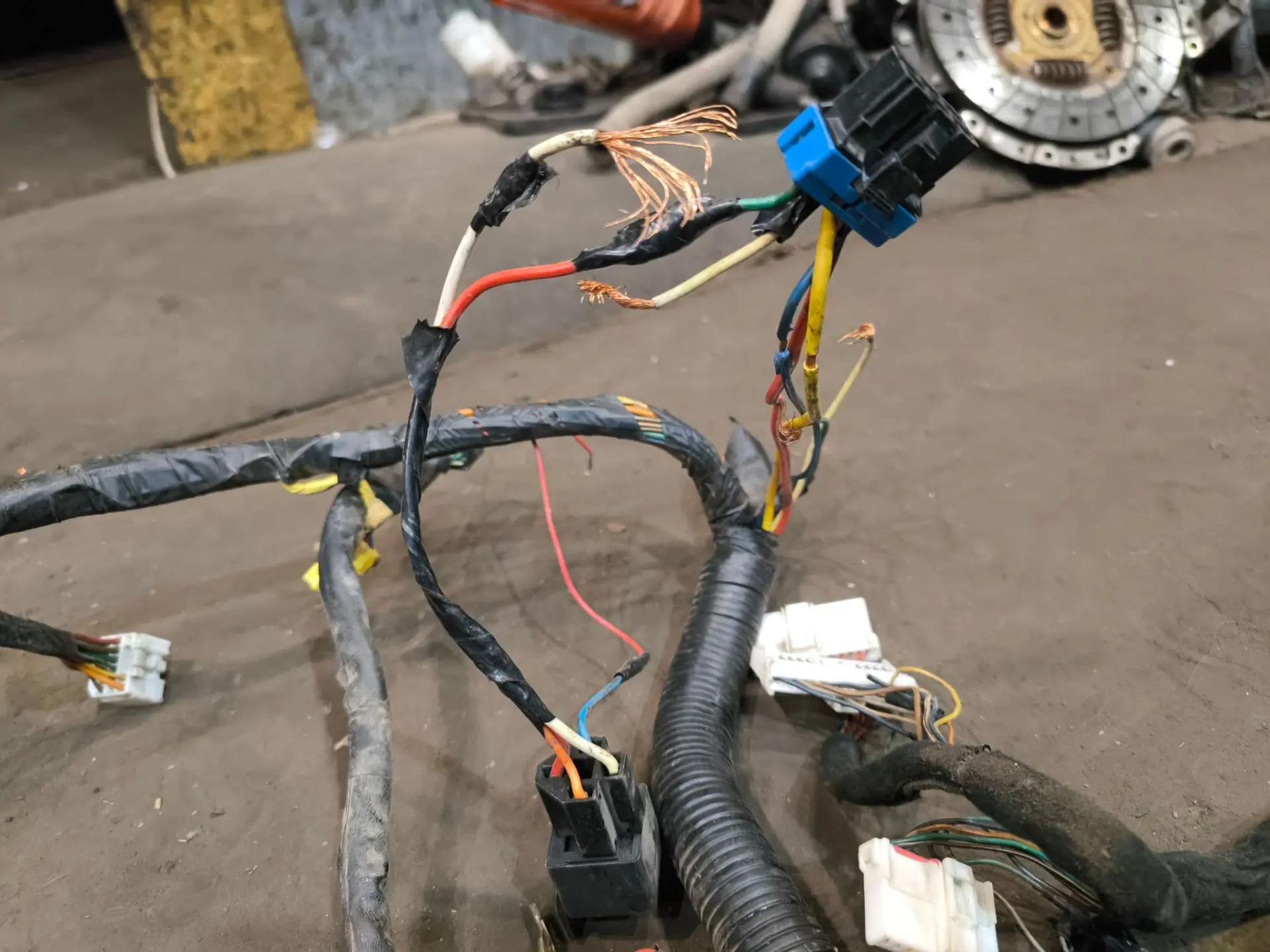 https://ycs.partsauto.market/partsauto-images/thmbs/userImages/d89d66a30f14dbad161fb7a986aa0fe5/part/ebc28b37-9bbd-4ab5-9cf8-074d675f8657_1786423373012.jpg