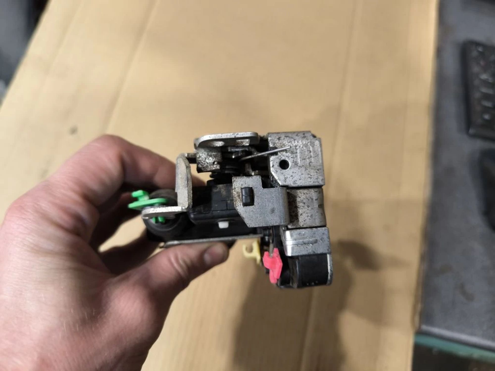 https://ycs.partsauto.market/partsauto-images/thmbs/userImages/d89d66a30f14dbad161fb7a986aa0fe5/part/ebd59fbc-13bd-43e8-808b-b55069a6503a_1777884187960.jpg