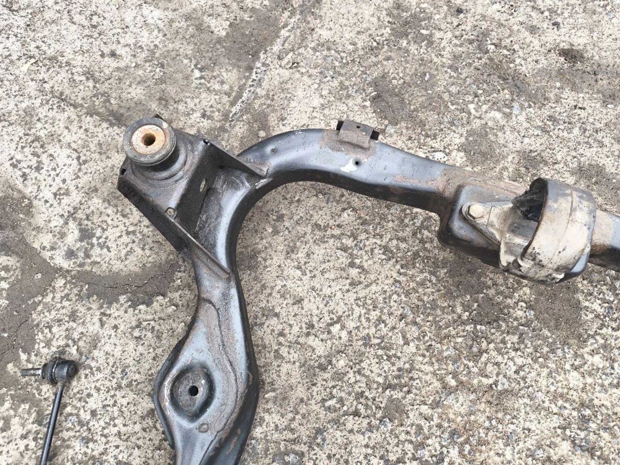 https://ycs.partsauto.market/partsauto-images/thmbs/userImages/d89d66a30f14dbad161fb7a986aa0fe5/part/ed08db67-1c18-4f5d-90f9-48757d76bdba_1776937010227.jpg