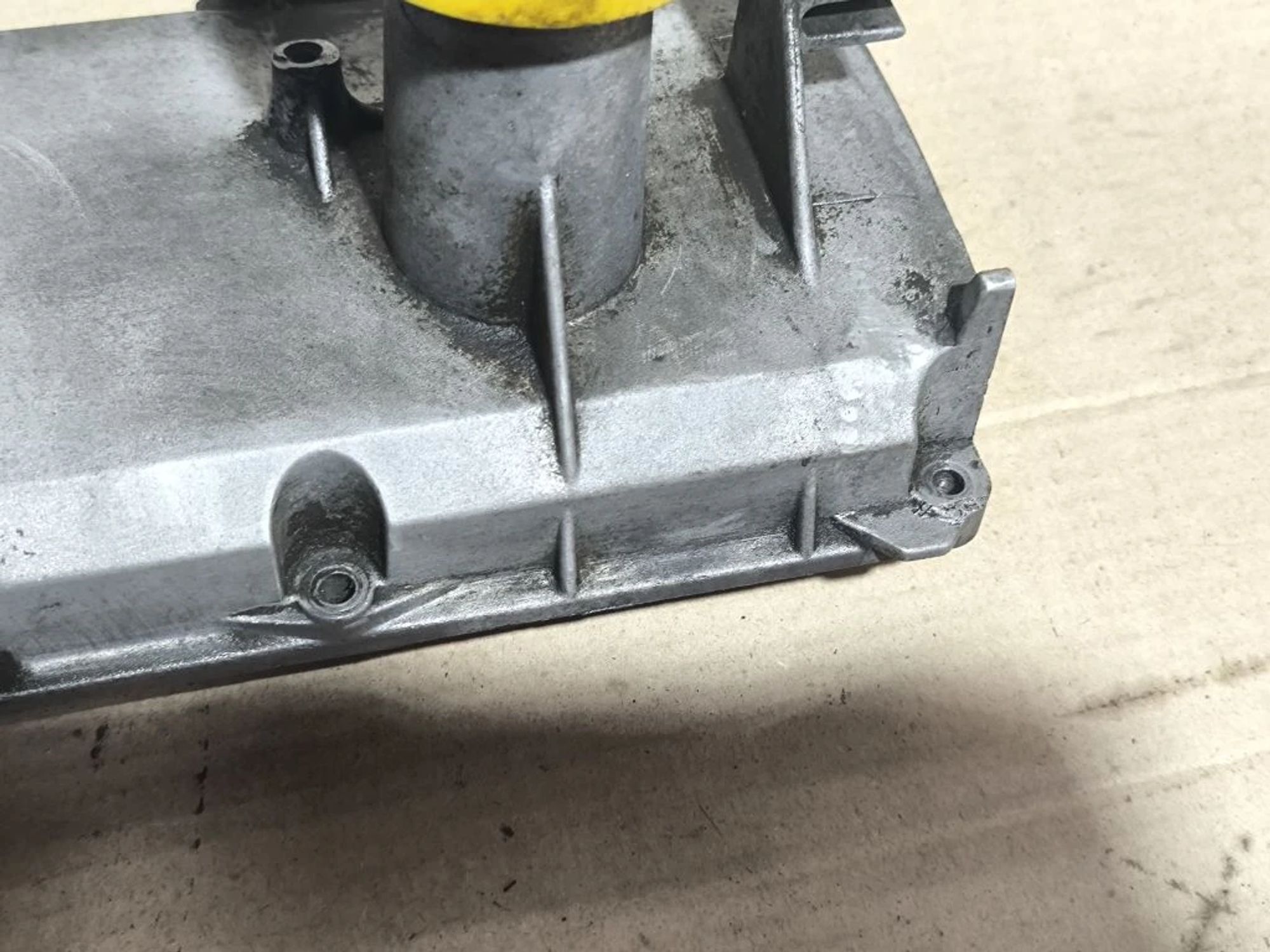 https://ycs.partsauto.market/partsauto-images/thmbs/userImages/d89d66a30f14dbad161fb7a986aa0fe5/part/ed1ca73d-2830-4d51-bfa3-6cc0dc7cd219_1781074672637.jpg