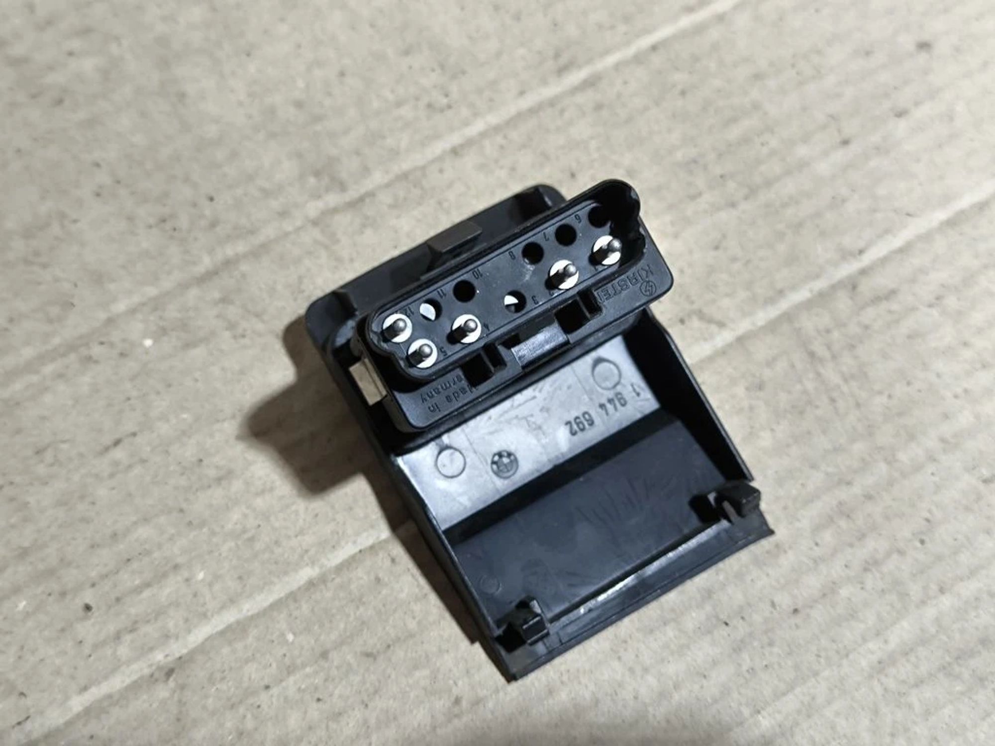 https://ycs.partsauto.market/partsauto-images/thmbs/userImages/d89d66a30f14dbad161fb7a986aa0fe5/part/ed4327fb-b6ad-425d-bc33-9e4dc0aefc52_1781068468767.jpg