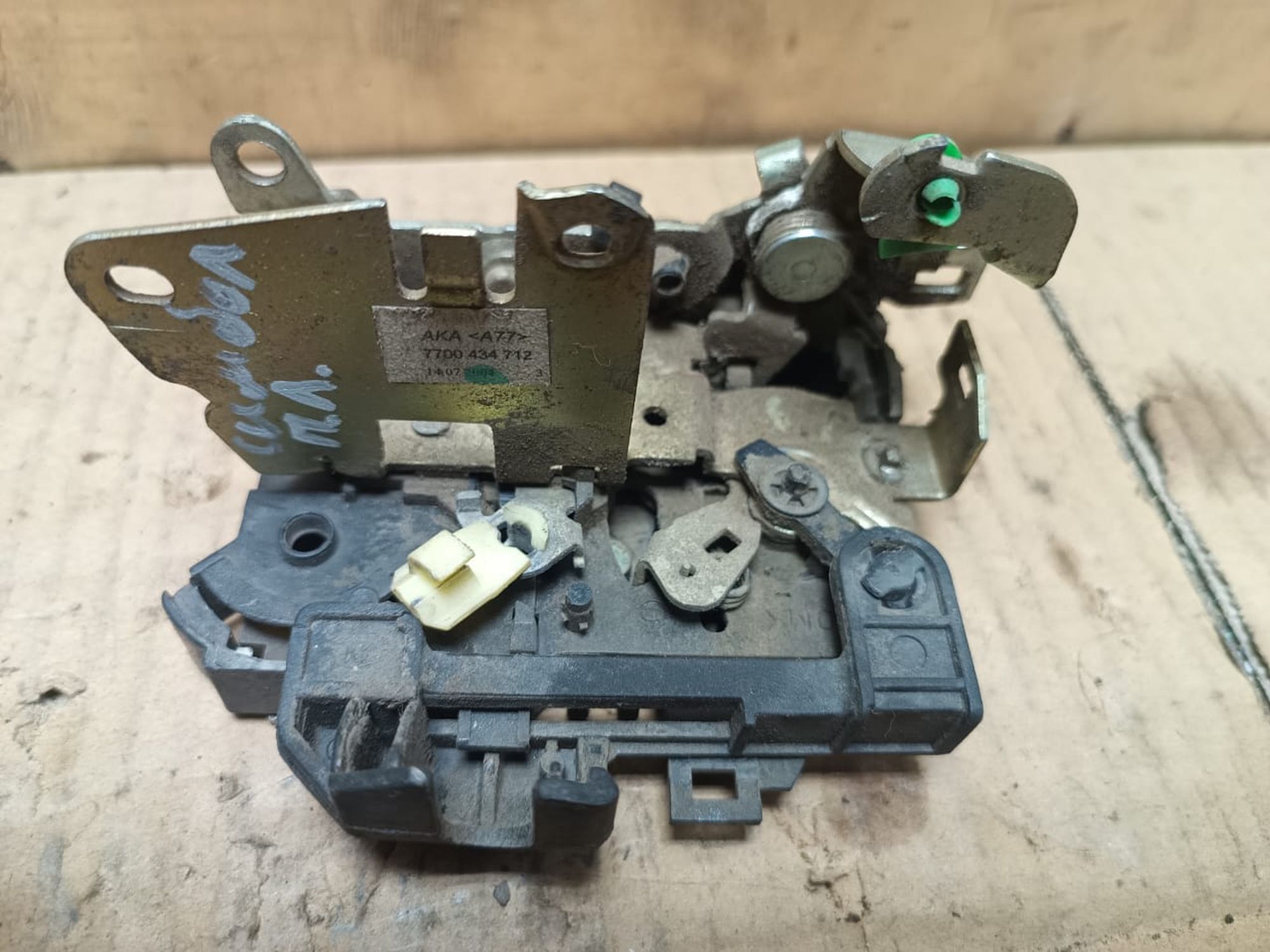 https://ycs.partsauto.market/partsauto-images/thmbs/userImages/d89d66a30f14dbad161fb7a986aa0fe5/part/ee51852e-bc38-437f-ada2-a00ac7b57e4c_1740031604501.jpg