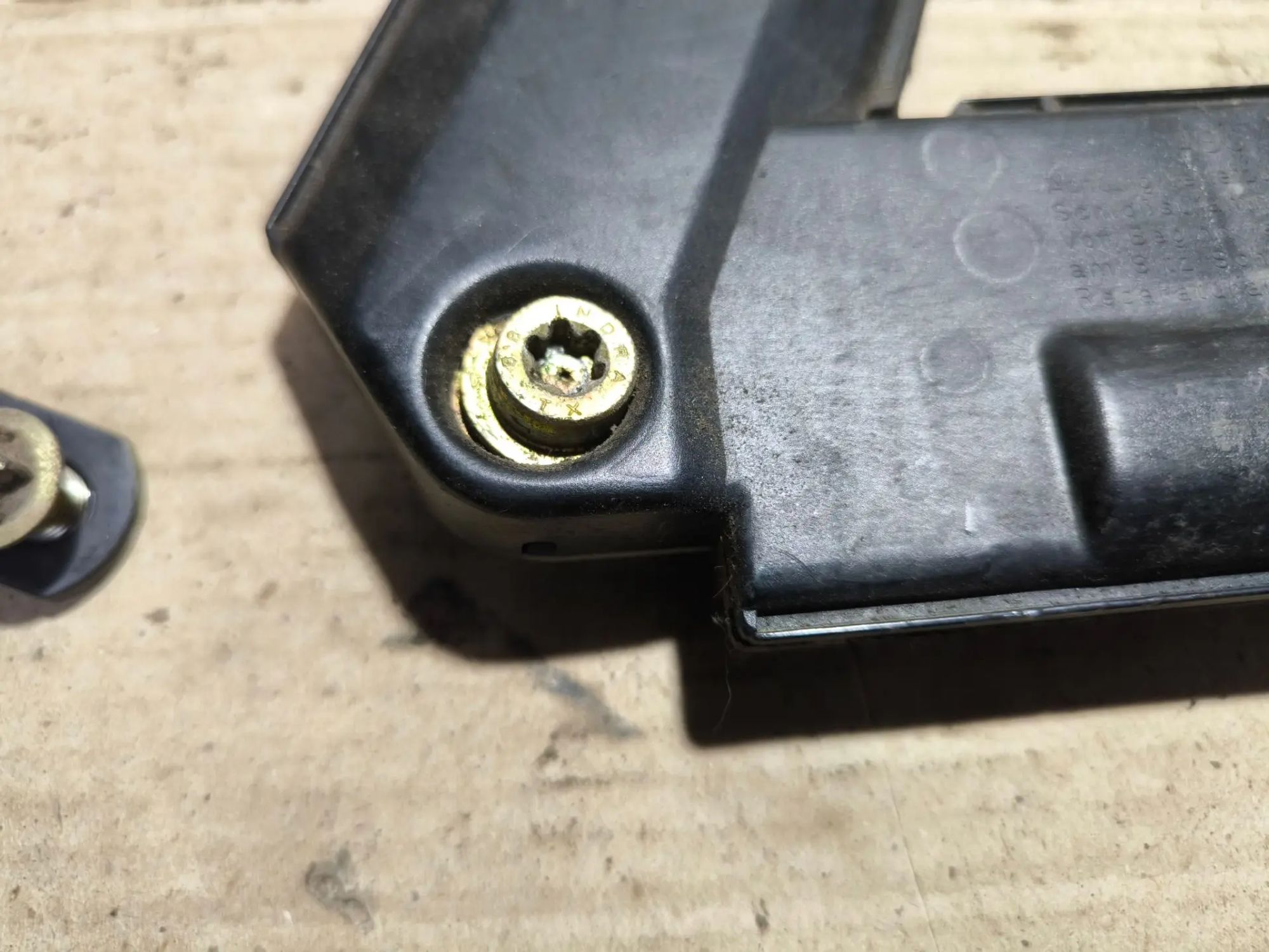 https://ycs.partsauto.market/partsauto-images/thmbs/userImages/d89d66a30f14dbad161fb7a986aa0fe5/part/f132f78d-c6de-4717-9759-a3b2bf73b036_1783524853649.jpg