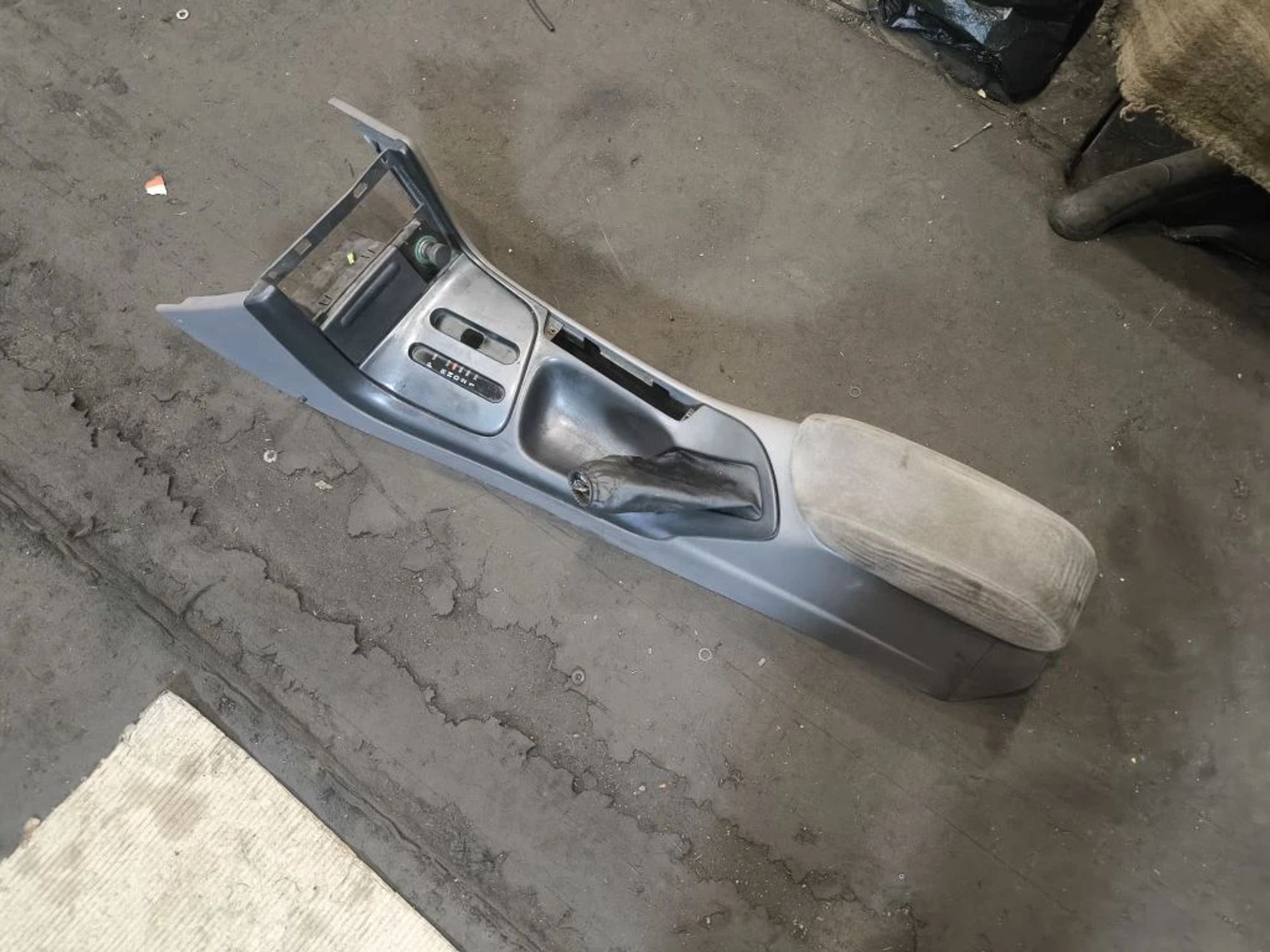 https://ycs.partsauto.market/partsauto-images/thmbs/userImages/d89d66a30f14dbad161fb7a986aa0fe5/part/f1651863-e23e-49e3-8cba-142d7ad4956e_1776756326219.jpg