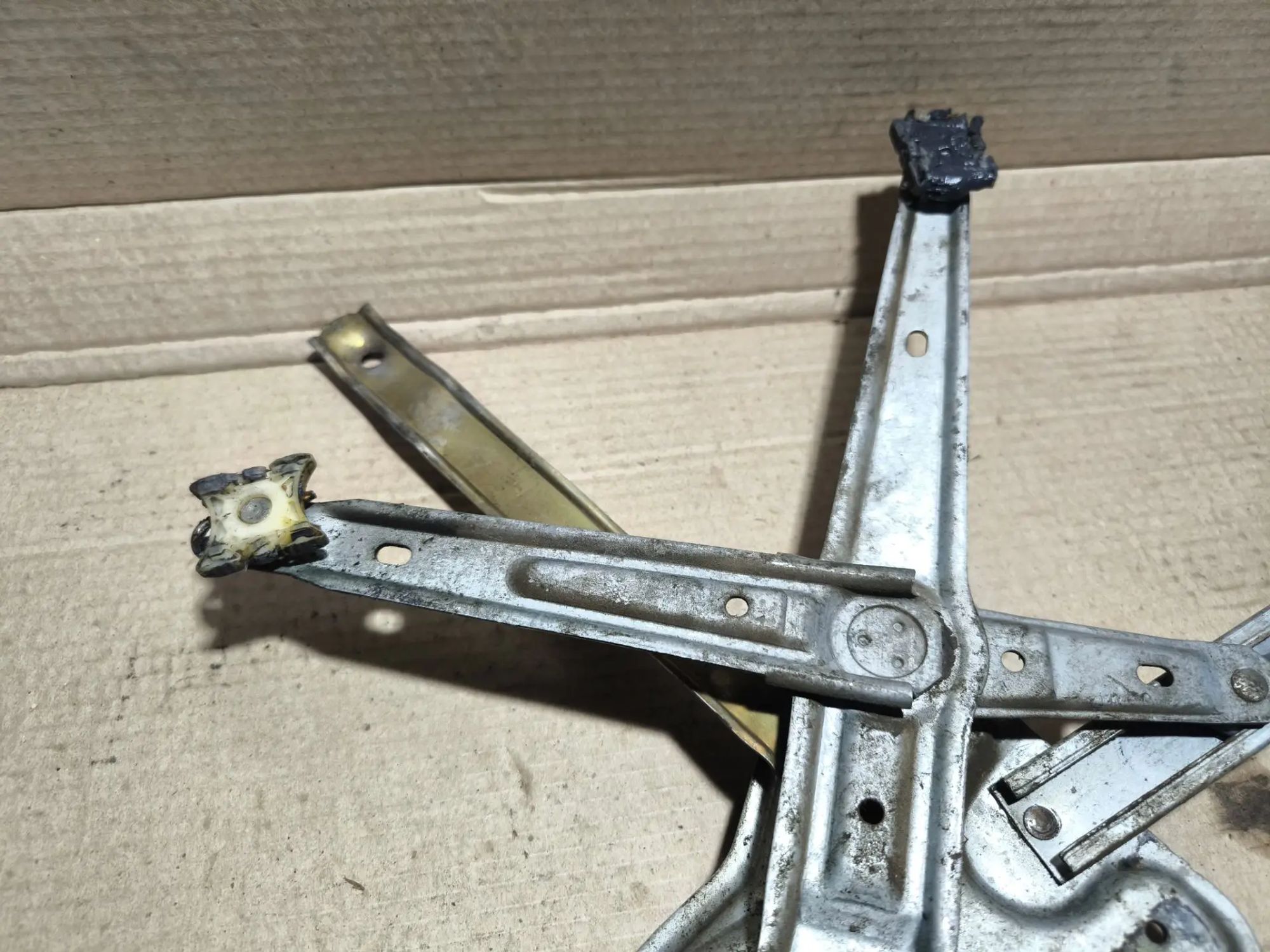 https://ycs.partsauto.market/partsauto-images/thmbs/userImages/d89d66a30f14dbad161fb7a986aa0fe5/part/f3dee38d-e0d1-4888-8cfd-0050085770ea_1781699126873.jpg