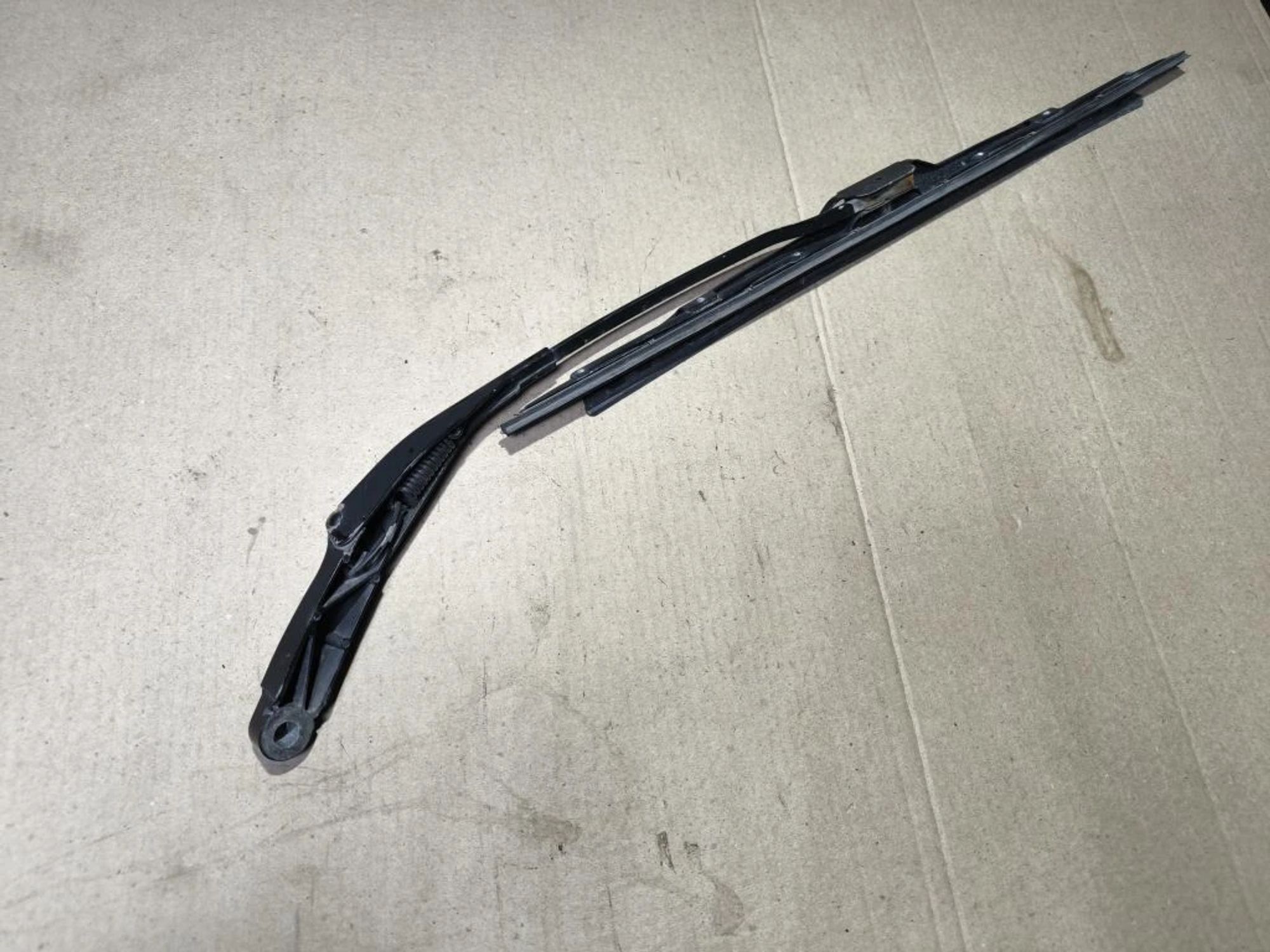 https://ycs.partsauto.market/partsauto-images/thmbs/userImages/d89d66a30f14dbad161fb7a986aa0fe5/part/f492b89d-ccc7-4764-9329-5540d0a5d96a_1780573644409.jpg