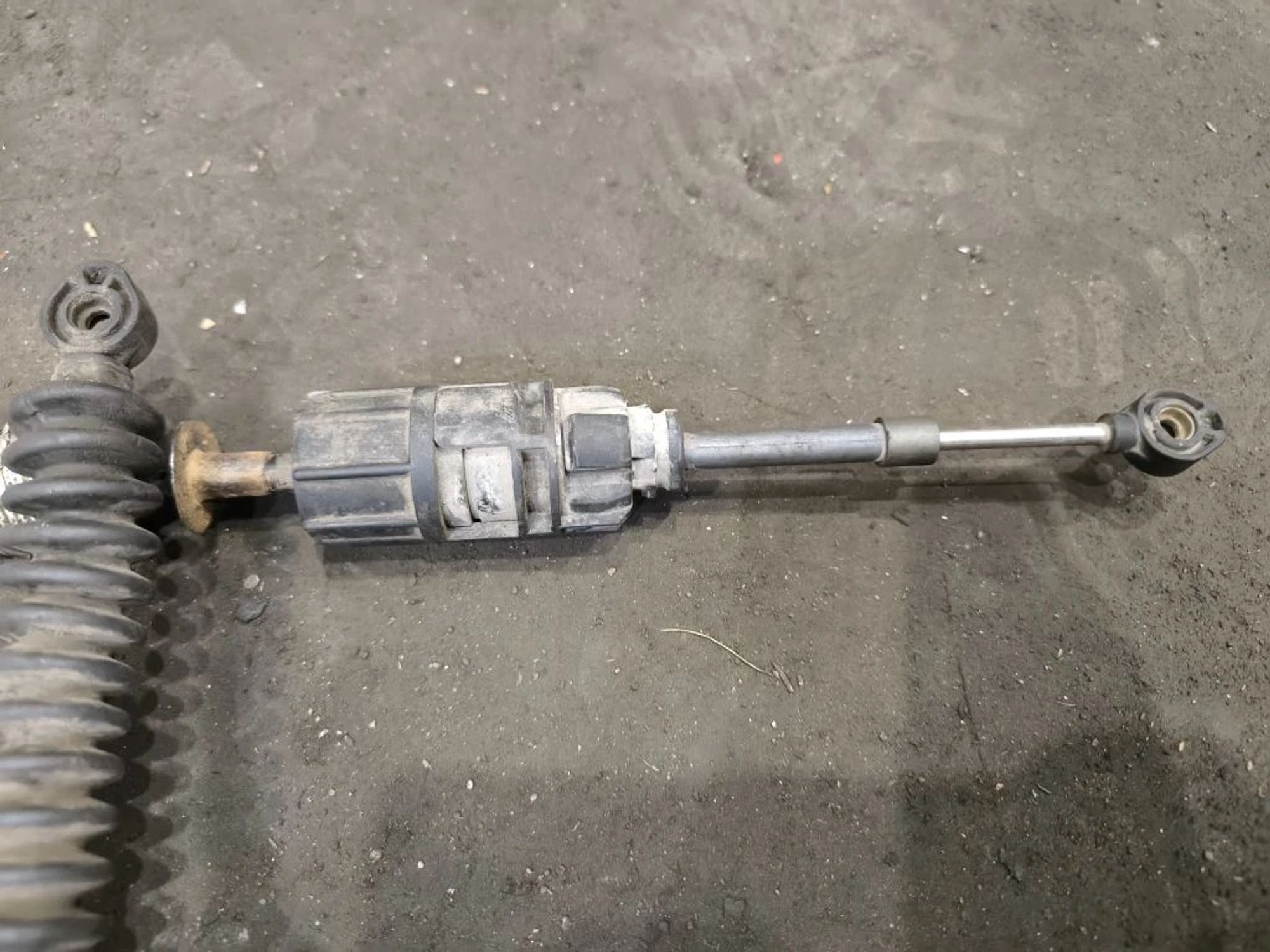 https://ycs.partsauto.market/partsauto-images/thmbs/userImages/d89d66a30f14dbad161fb7a986aa0fe5/part/f4a21c59-2ba3-4d14-b5af-21c57da91e5d_1776688030240.jpg