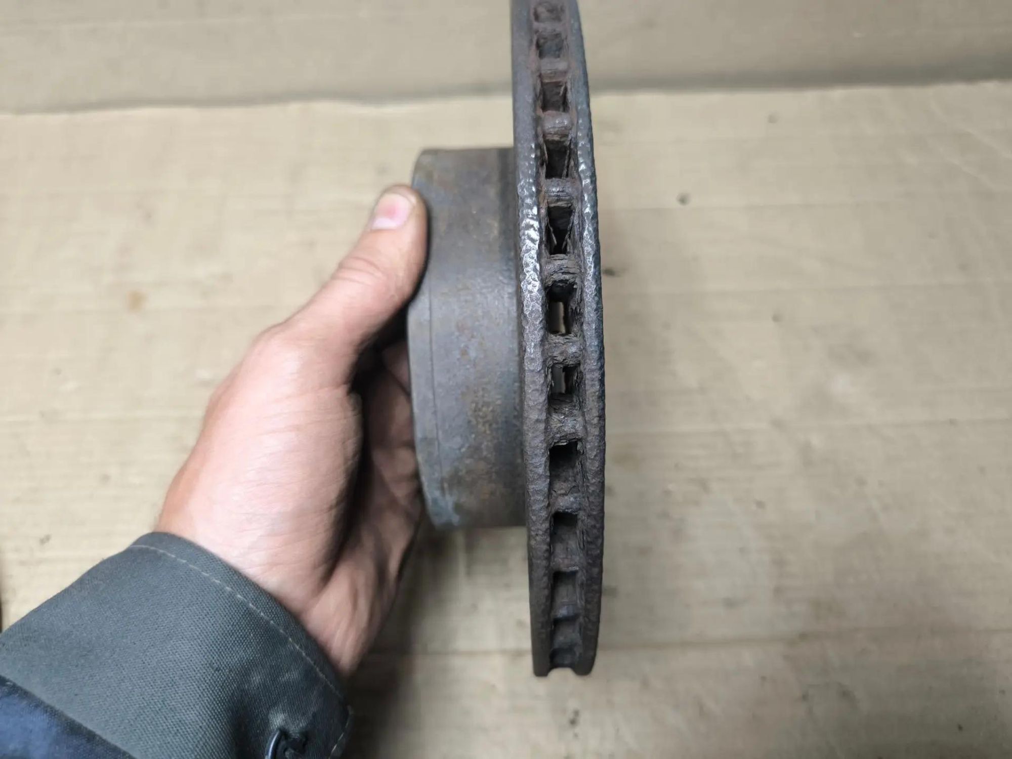 https://ycs.partsauto.market/partsauto-images/thmbs/userImages/d89d66a30f14dbad161fb7a986aa0fe5/part/f6b0fe49-47b3-48a6-90a2-4cc12eab125d_1787032261029.jpg