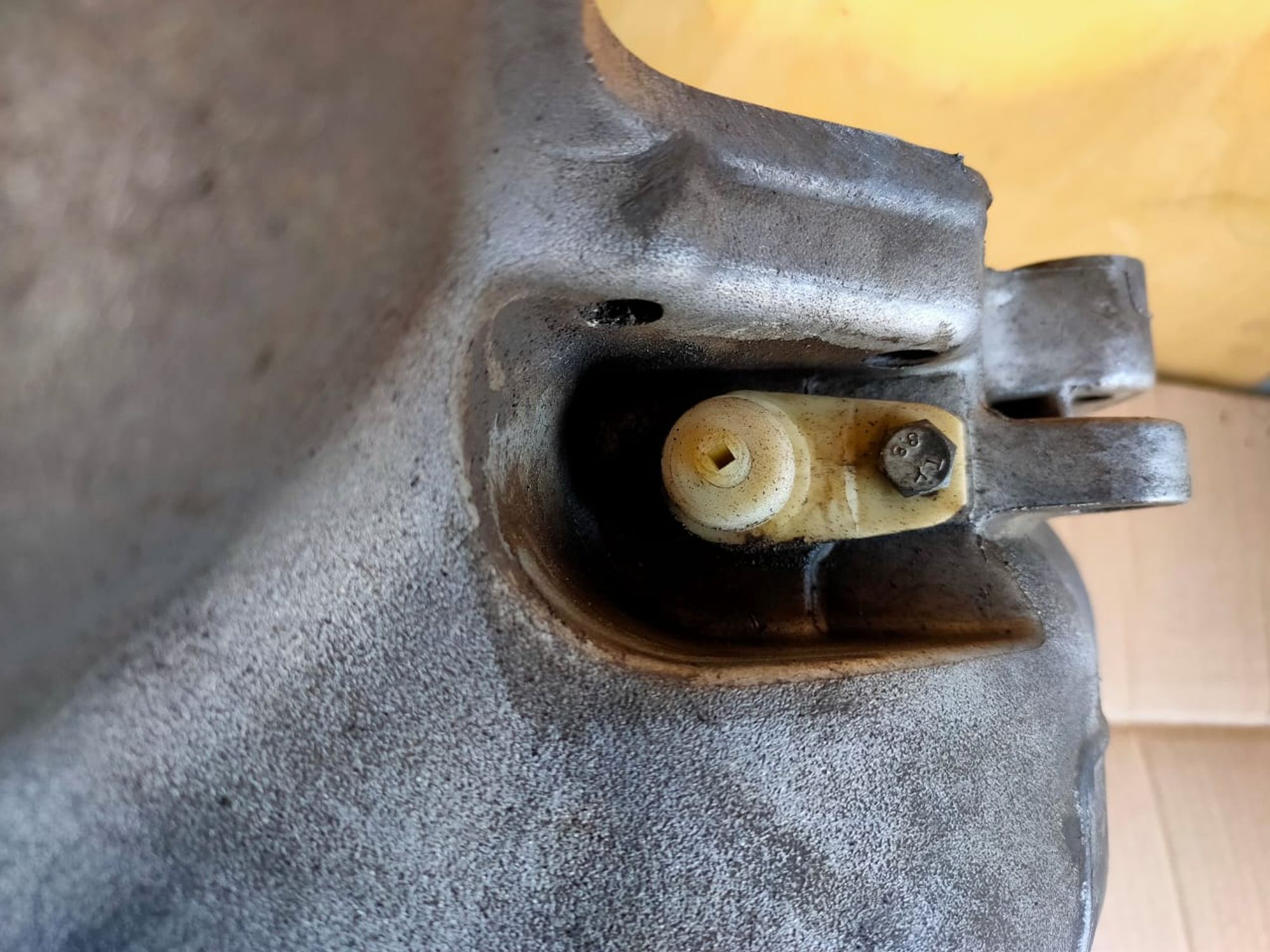 https://ycs.partsauto.market/partsauto-images/thmbs/userImages/d89d66a30f14dbad161fb7a986aa0fe5/part/f6c964f5-c87c-490c-a27e-aa9ccd739f78_1718851259807.jpg