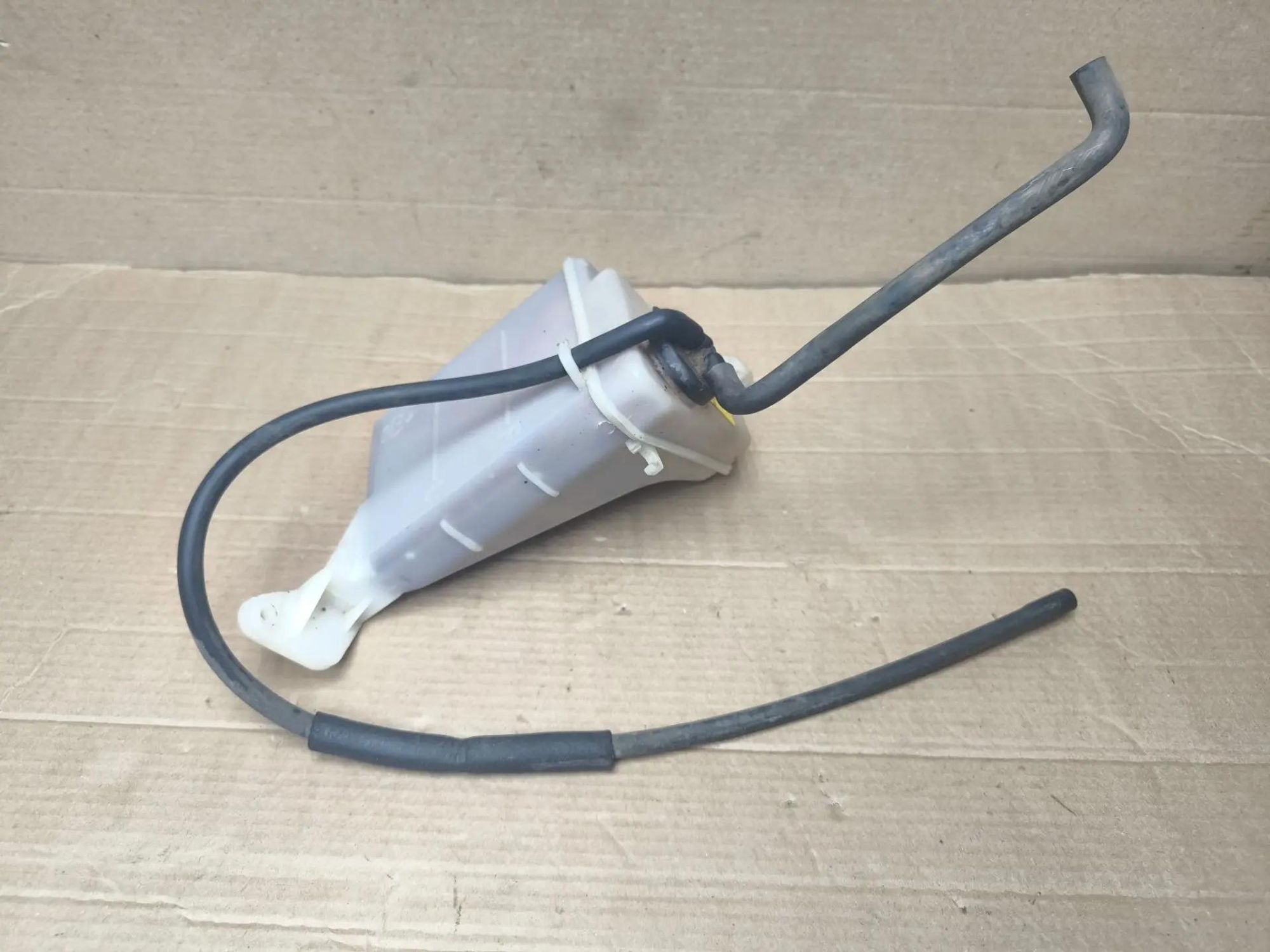 https://ycs.partsauto.market/partsauto-images/thmbs/userImages/d89d66a30f14dbad161fb7a986aa0fe5/part/f6e19f98-2135-44ca-9b8d-17fdec3e26e5_1786265587545.jpg