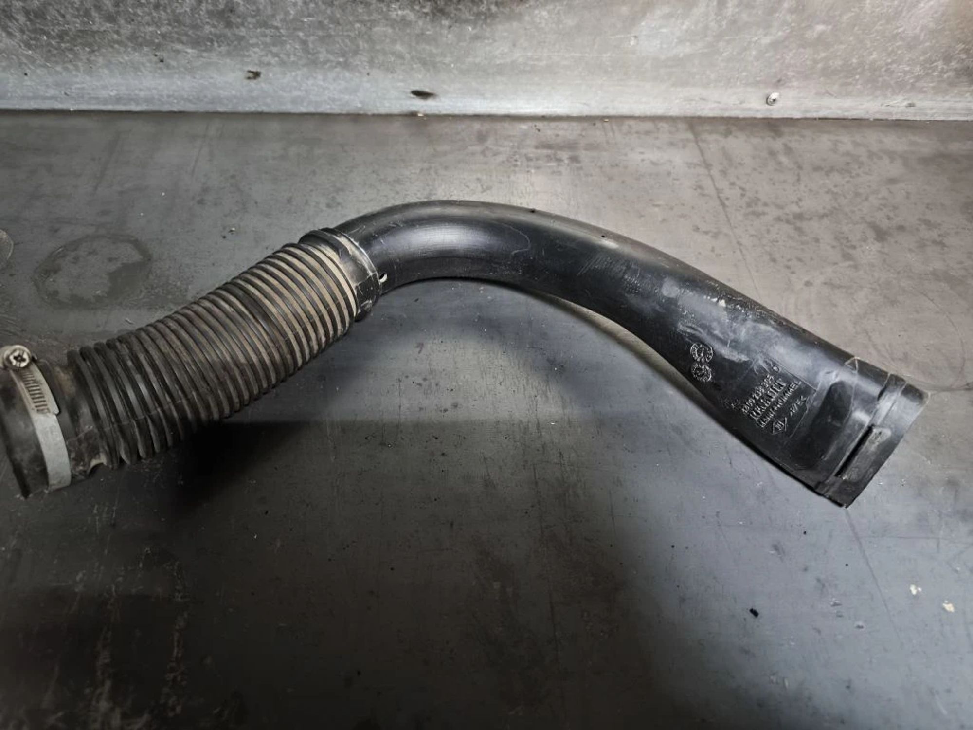 https://ycs.partsauto.market/partsauto-images/thmbs/userImages/d89d66a30f14dbad161fb7a986aa0fe5/part/f7735789-bdfc-455f-8719-9fddb6d9dfc0_1780231741491.jpg
