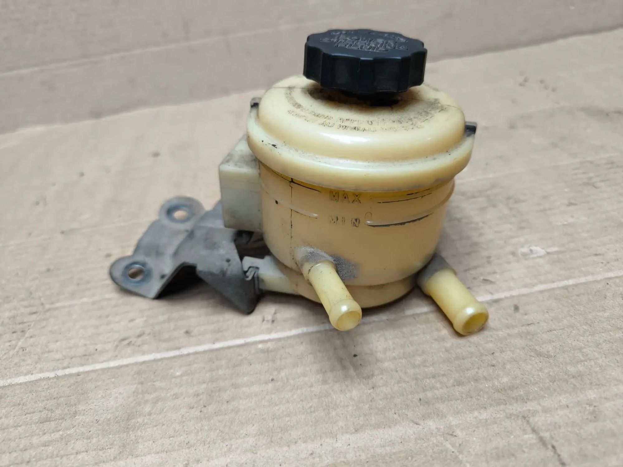 https://ycs.partsauto.market/partsauto-images/thmbs/userImages/d89d66a30f14dbad161fb7a986aa0fe5/part/f7a38d6f-6518-4921-9682-f30539264d72_1786974978226.jpg