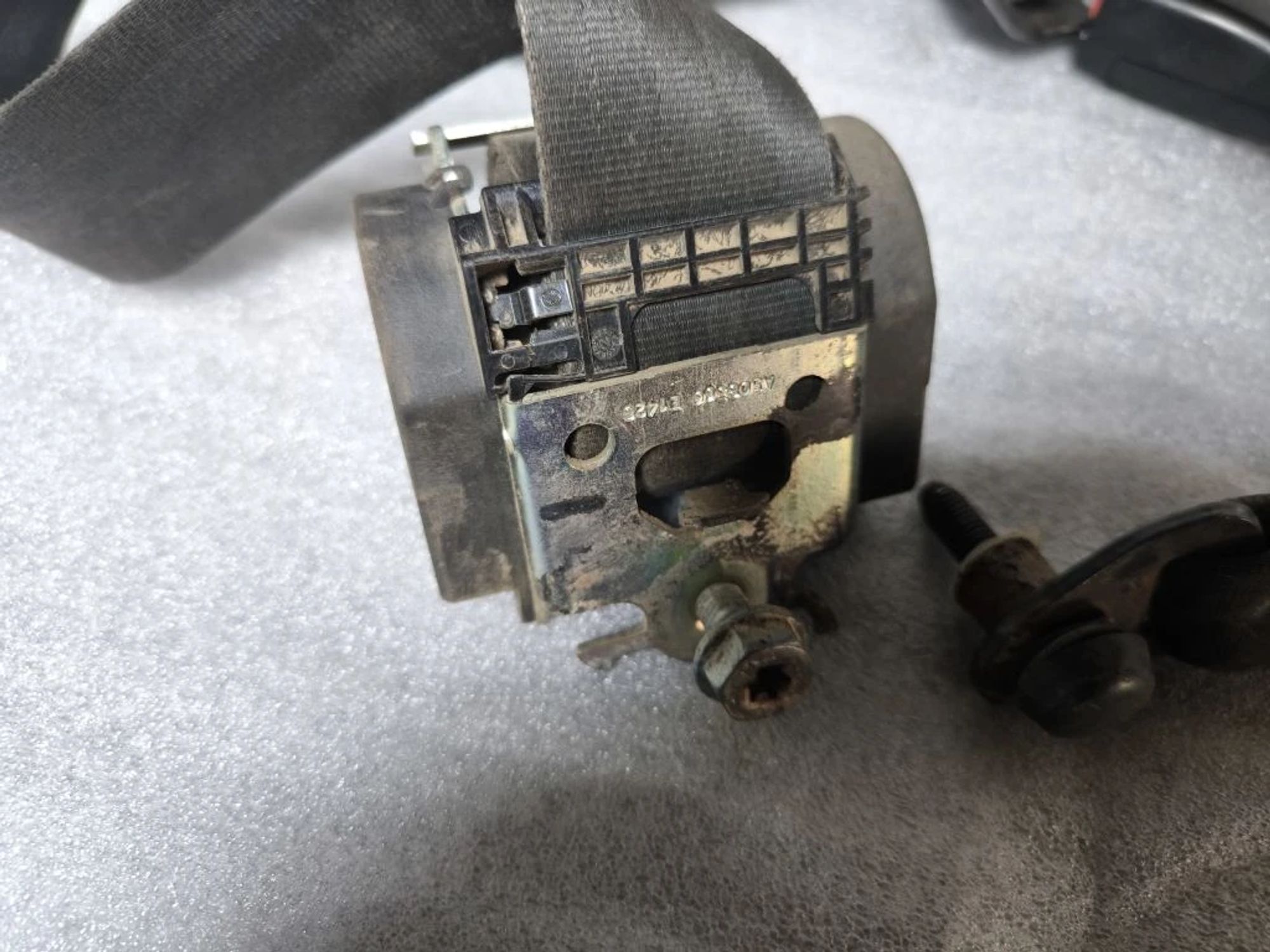 https://ycs.partsauto.market/partsauto-images/thmbs/userImages/d89d66a30f14dbad161fb7a986aa0fe5/part/f7b70fee-d3a9-45a2-9092-d449fb1f53f0_1778735196080.jpg