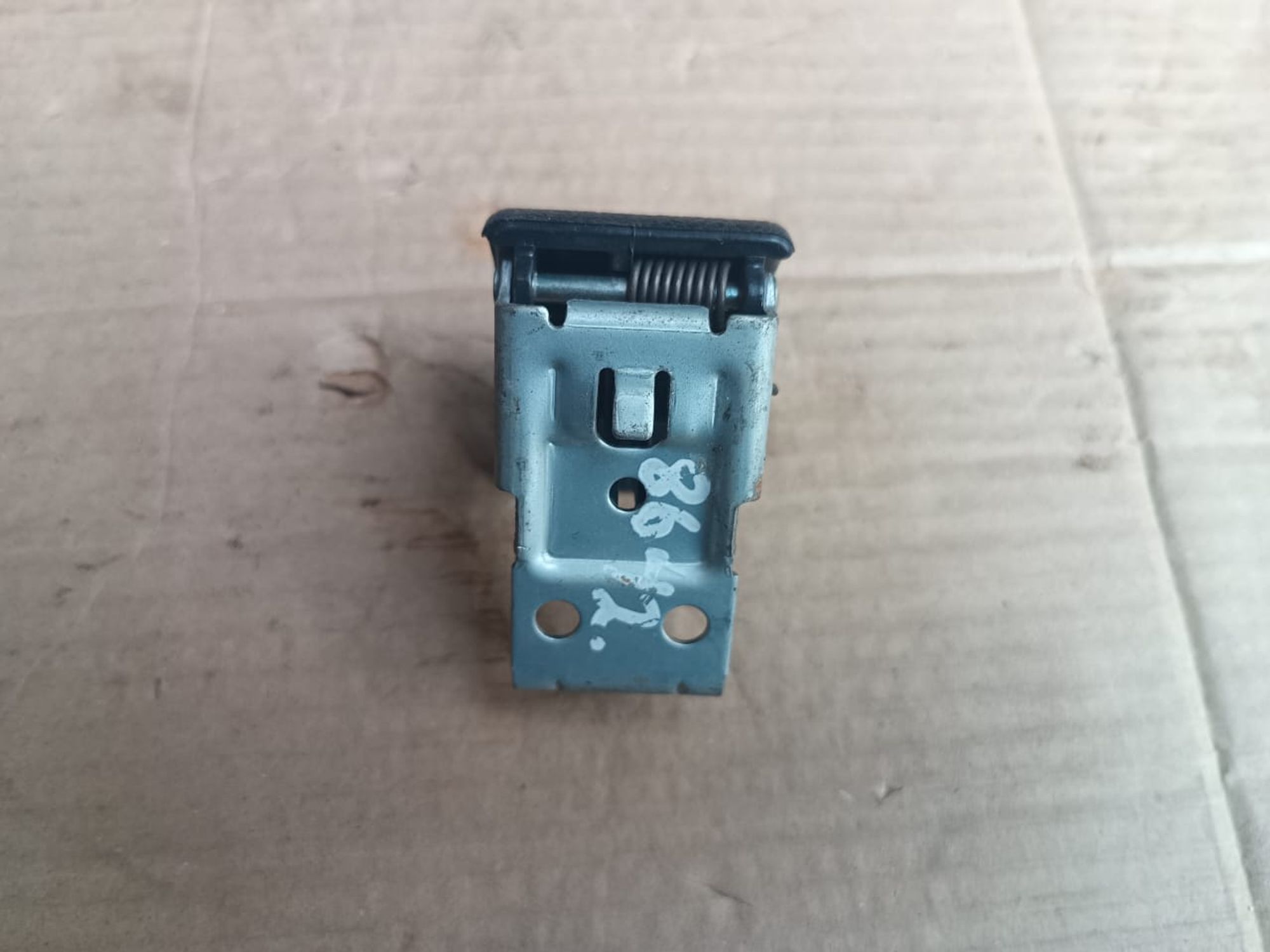 https://ycs.partsauto.market/partsauto-images/thmbs/userImages/d89d66a30f14dbad161fb7a986aa0fe5/part/fa4bb362-168b-4258-9a15-88b539a37423_1720888457933.jpg