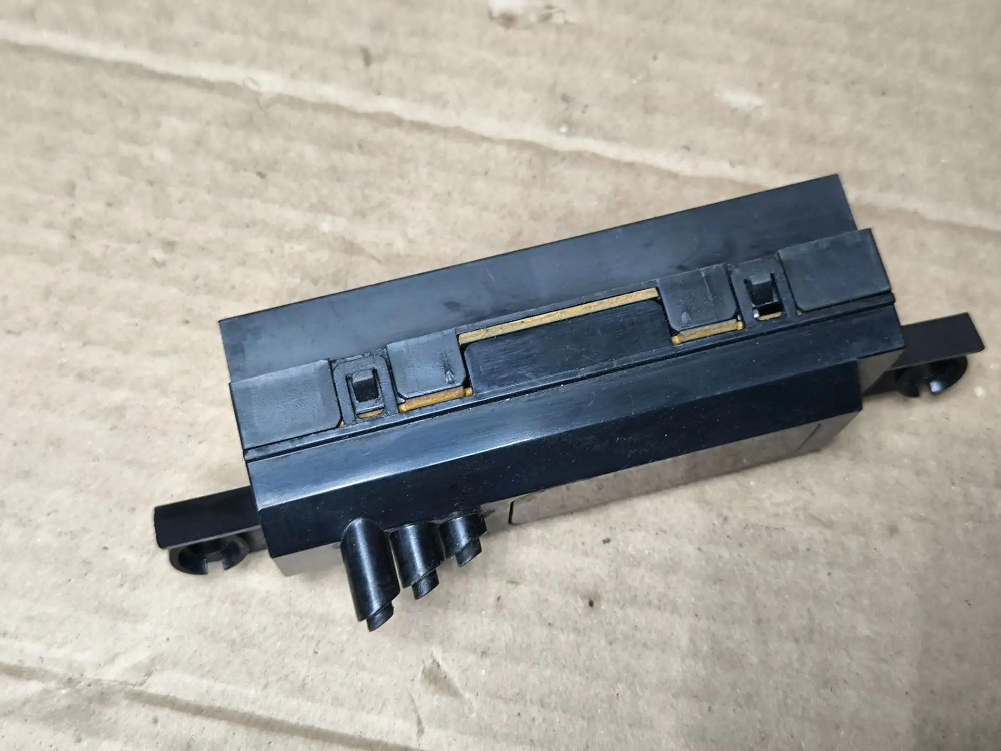 https://ycs.partsauto.market/partsauto-images/thmbs/userImages/d89d66a30f14dbad161fb7a986aa0fe5/part/fa624ad8-6355-4baf-aad4-13facd003ab5_1786285344007.jpg