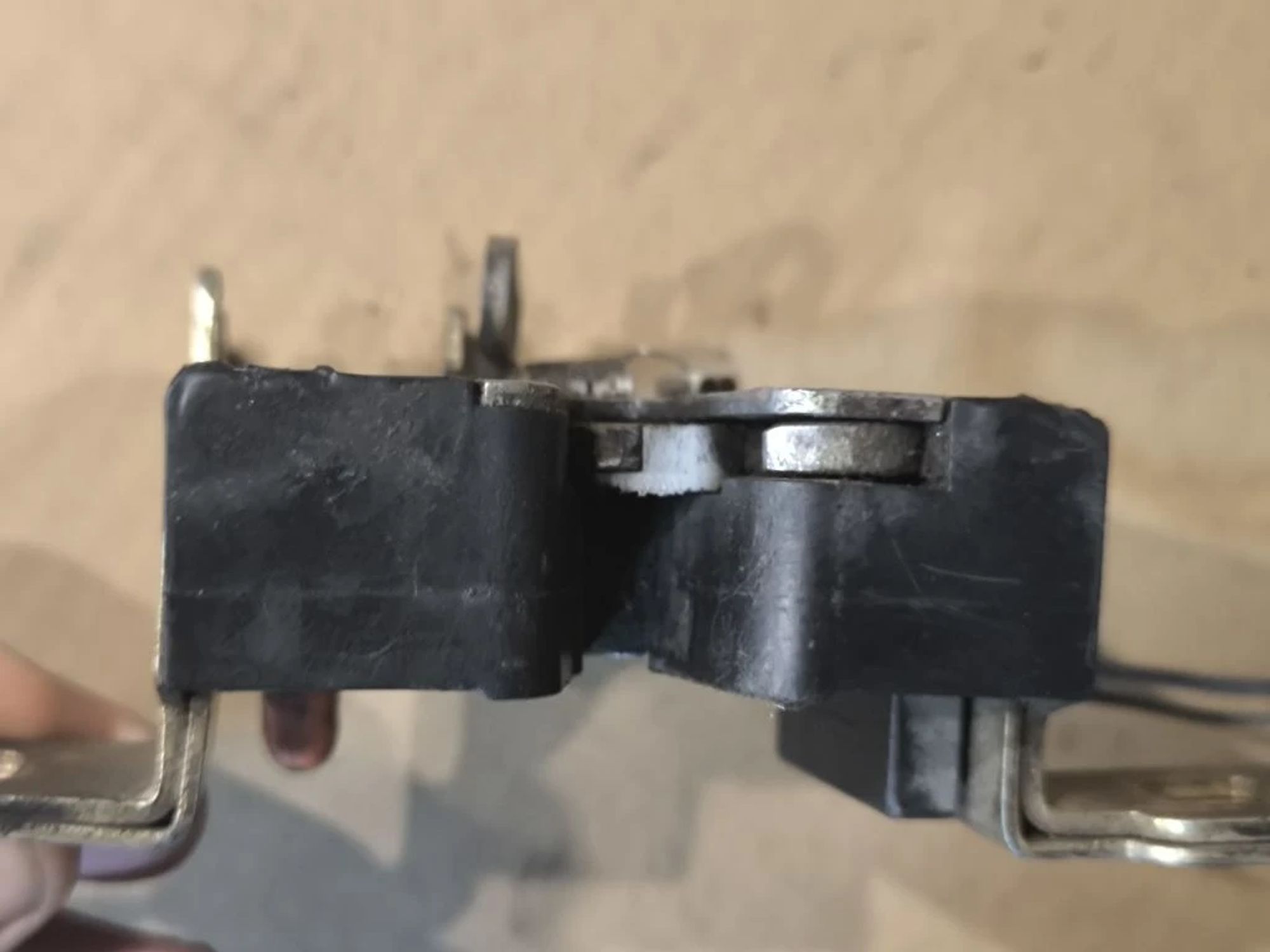 https://ycs.partsauto.market/partsauto-images/thmbs/userImages/d89d66a30f14dbad161fb7a986aa0fe5/part/fafb6d3f-49cb-41c9-84a6-dbc477032e40_1776755061669.jpg