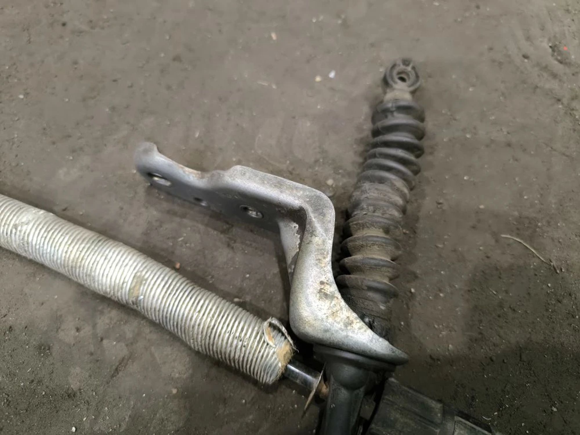 https://ycs.partsauto.market/partsauto-images/thmbs/userImages/d89d66a30f14dbad161fb7a986aa0fe5/part/fbc60969-2209-47f3-8869-c1820bf32655_1776688030085.jpg