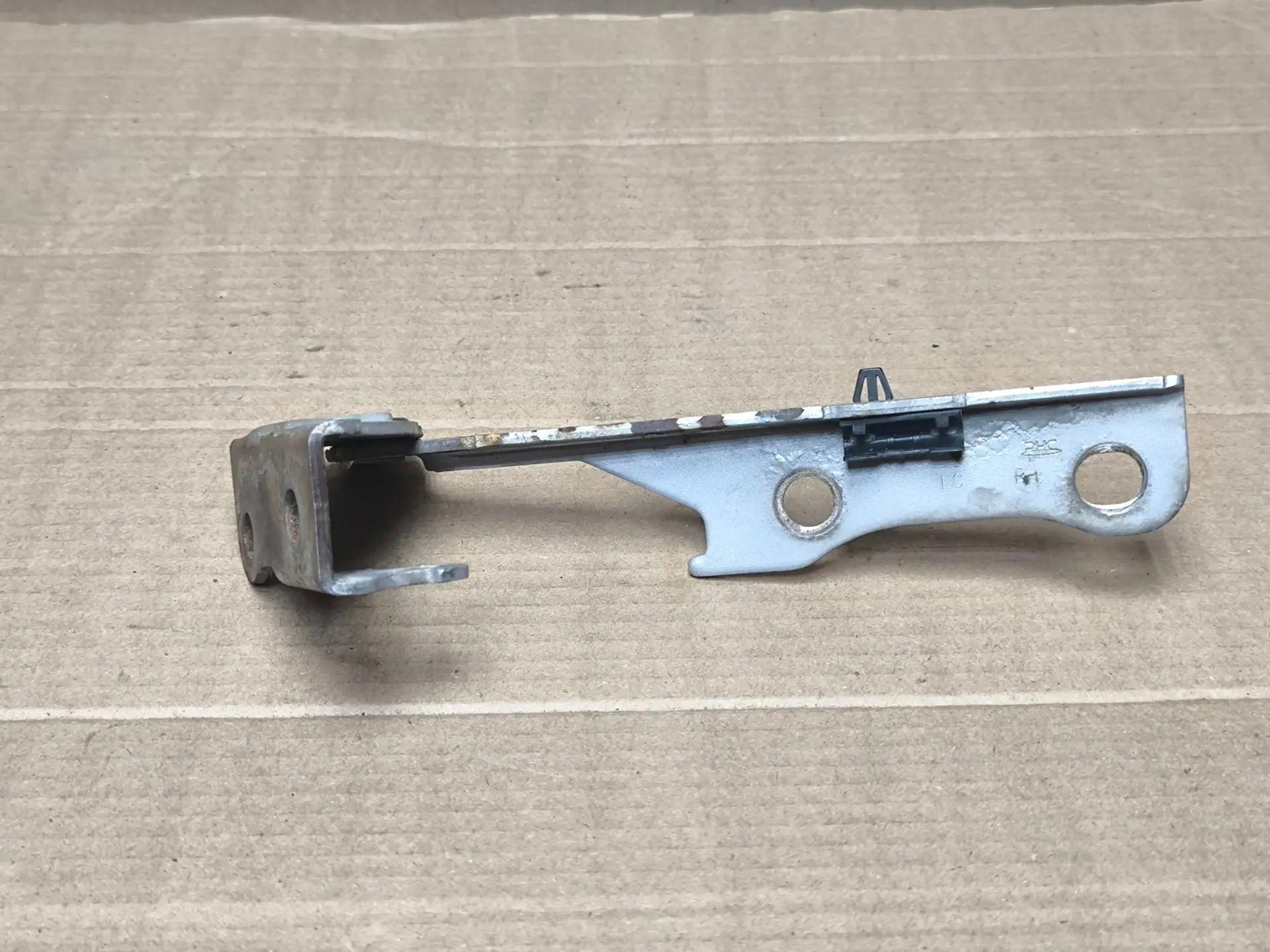 https://ycs.partsauto.market/partsauto-images/thmbs/userImages/d89d66a30f14dbad161fb7a986aa0fe5/part/fcb2b0ec-2016-4d8b-8de6-4471c981a8fd_1785565327974.jpg