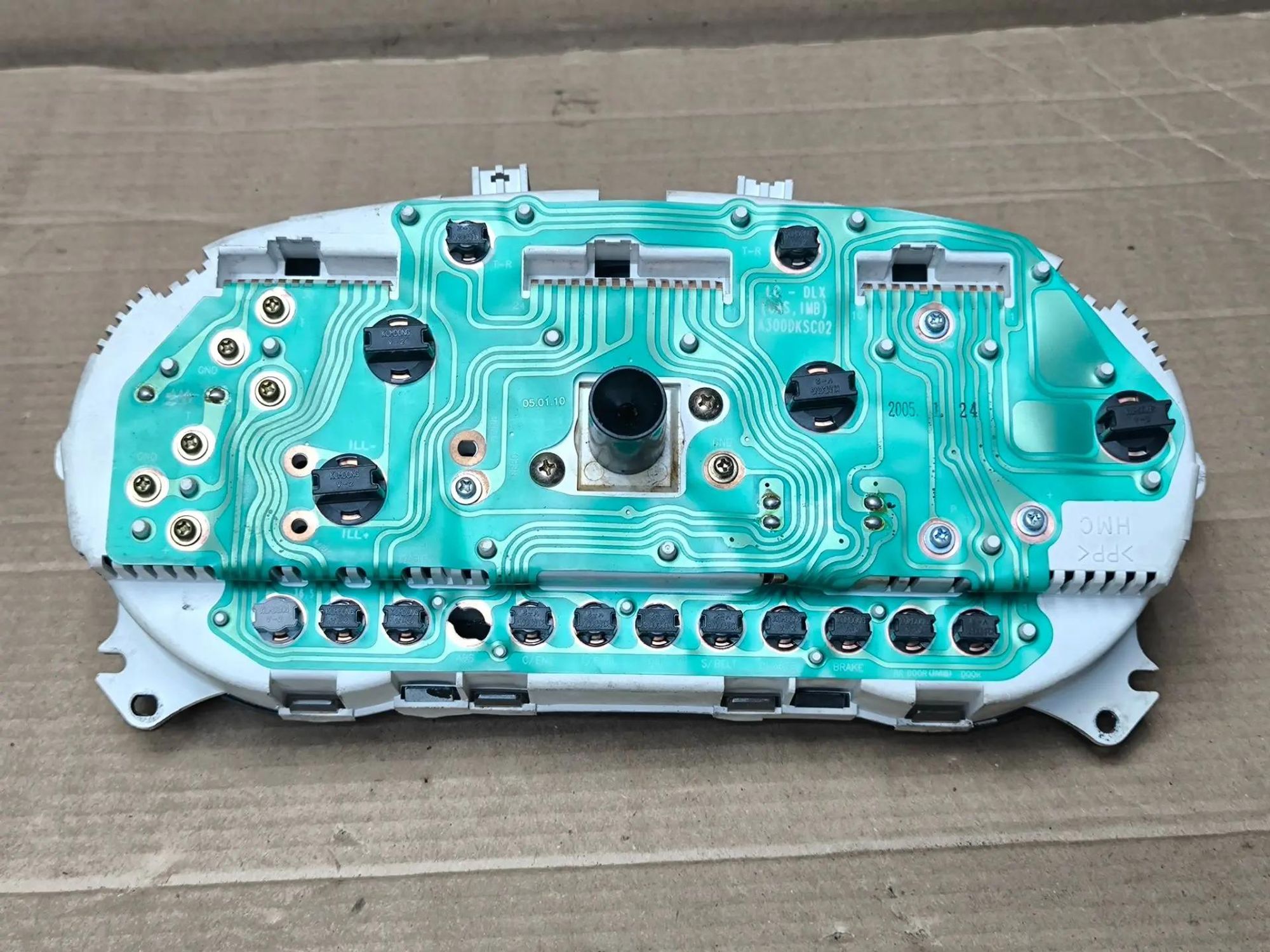 https://ycs.partsauto.market/partsauto-images/thmbs/userImages/d89d66a30f14dbad161fb7a986aa0fe5/part/fcd31f43-7b44-4c4c-8ac7-0f0346591b54_1786284741995.jpg