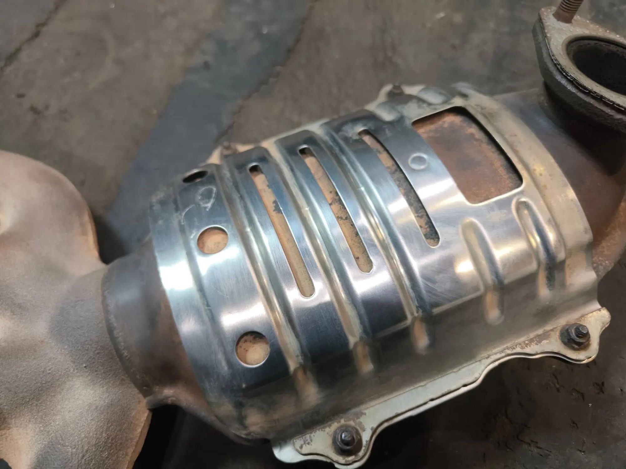 https://ycs.partsauto.market/partsauto-images/thmbs/userImages/d89d66a30f14dbad161fb7a986aa0fe5/part/fcf96390-facb-424c-b072-ac1224903b36_1786119520478.jpg