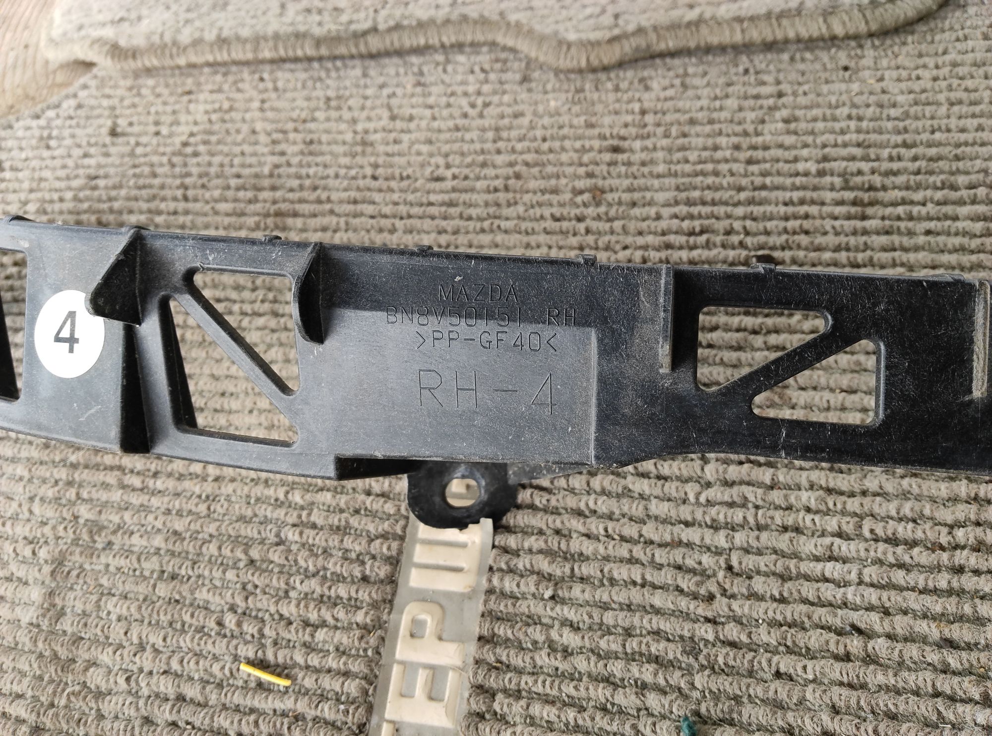 Кронштейн фары mazda 3 bk правый, 400 рублей, Ленина