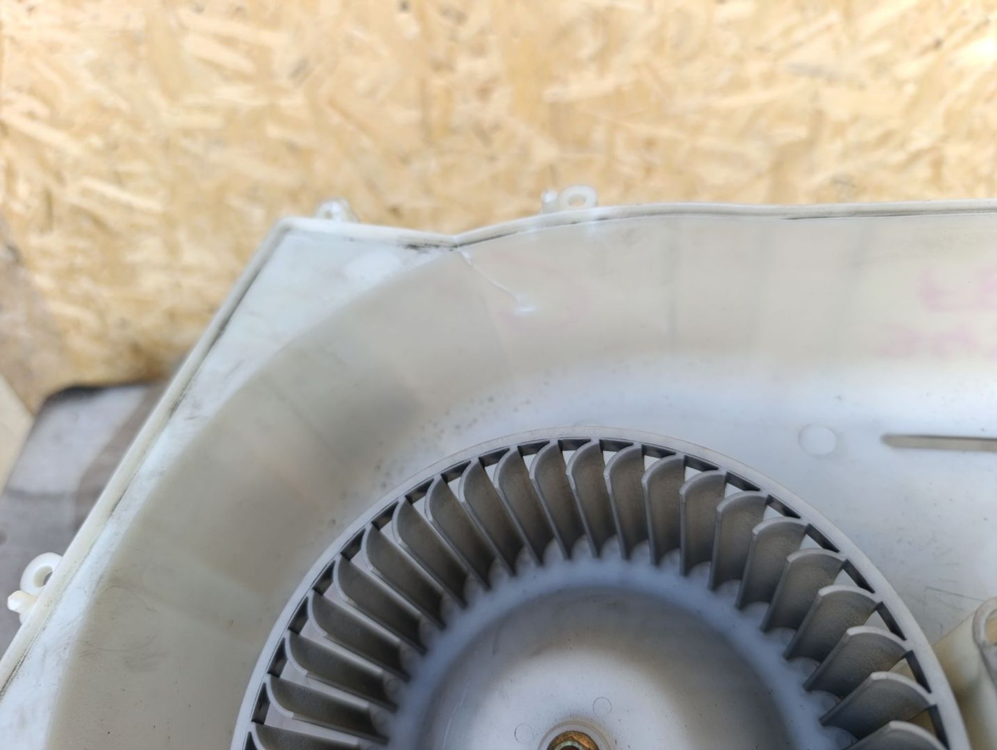 https://ycs.partsauto.market/partsauto-images/thmbs/userImages/d9b05010c61782443e0b3e264cf05921/part/018b92ad-832e-4daa-b7a5-9112cfba668a_1785417215313.jpg