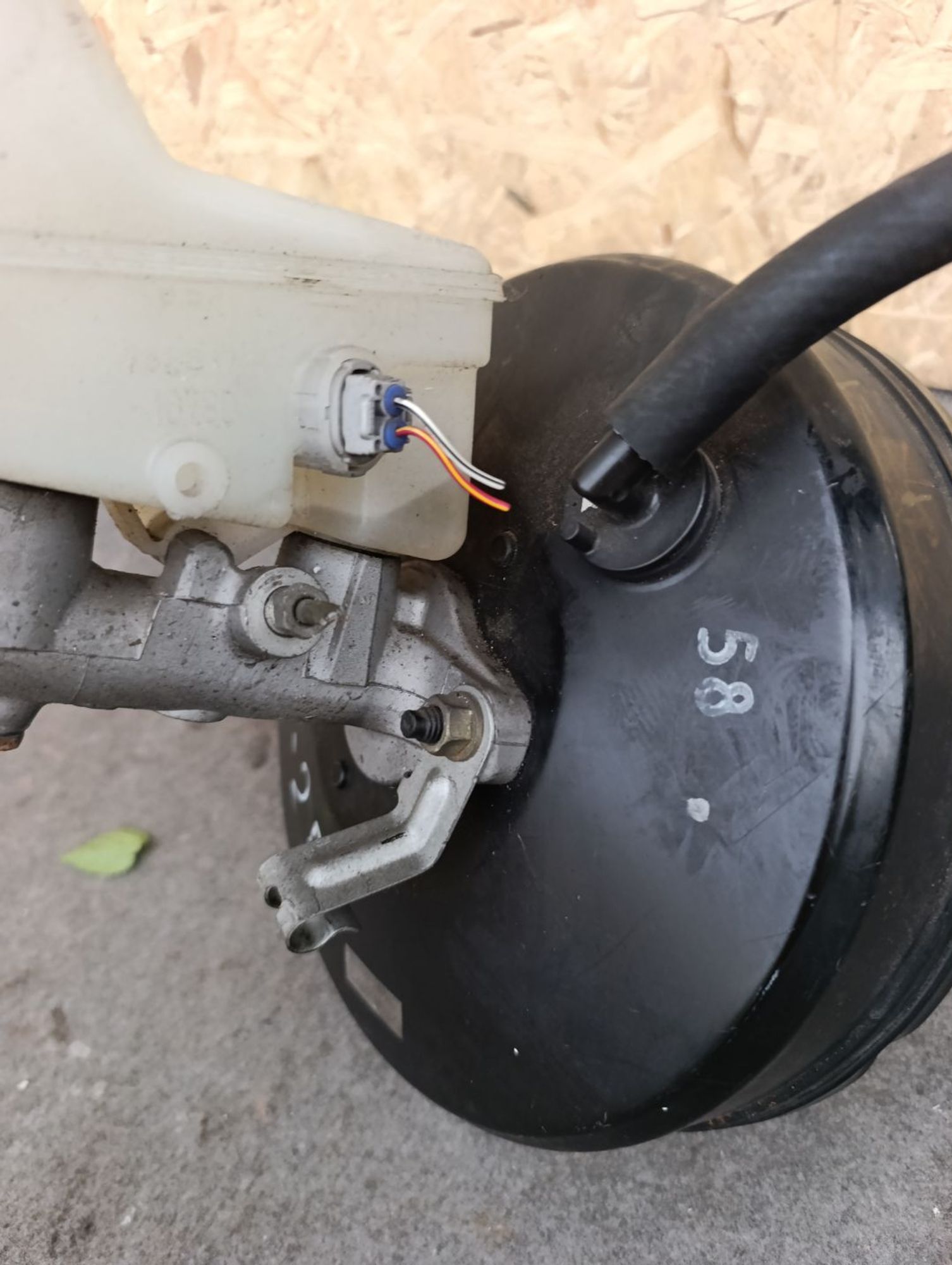 https://ycs.partsauto.market/partsauto-images/thmbs/userImages/d9b05010c61782443e0b3e264cf05921/part/03913693-8139-4142-9b5f-2710f8ce1595_1783700391716.jpg