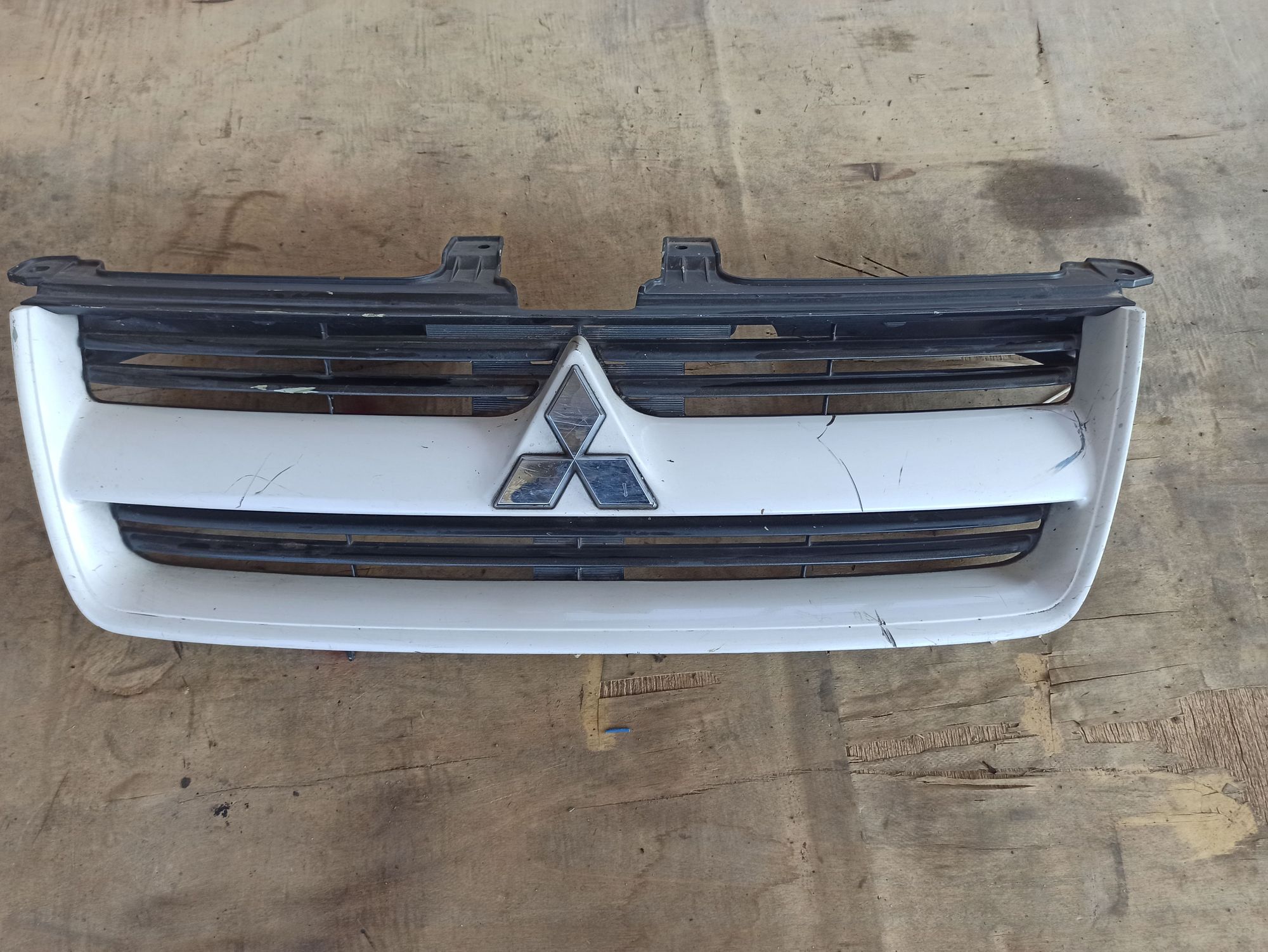 Решетка радиатора Mitsubishi Dion, 600 рублей, Ленина