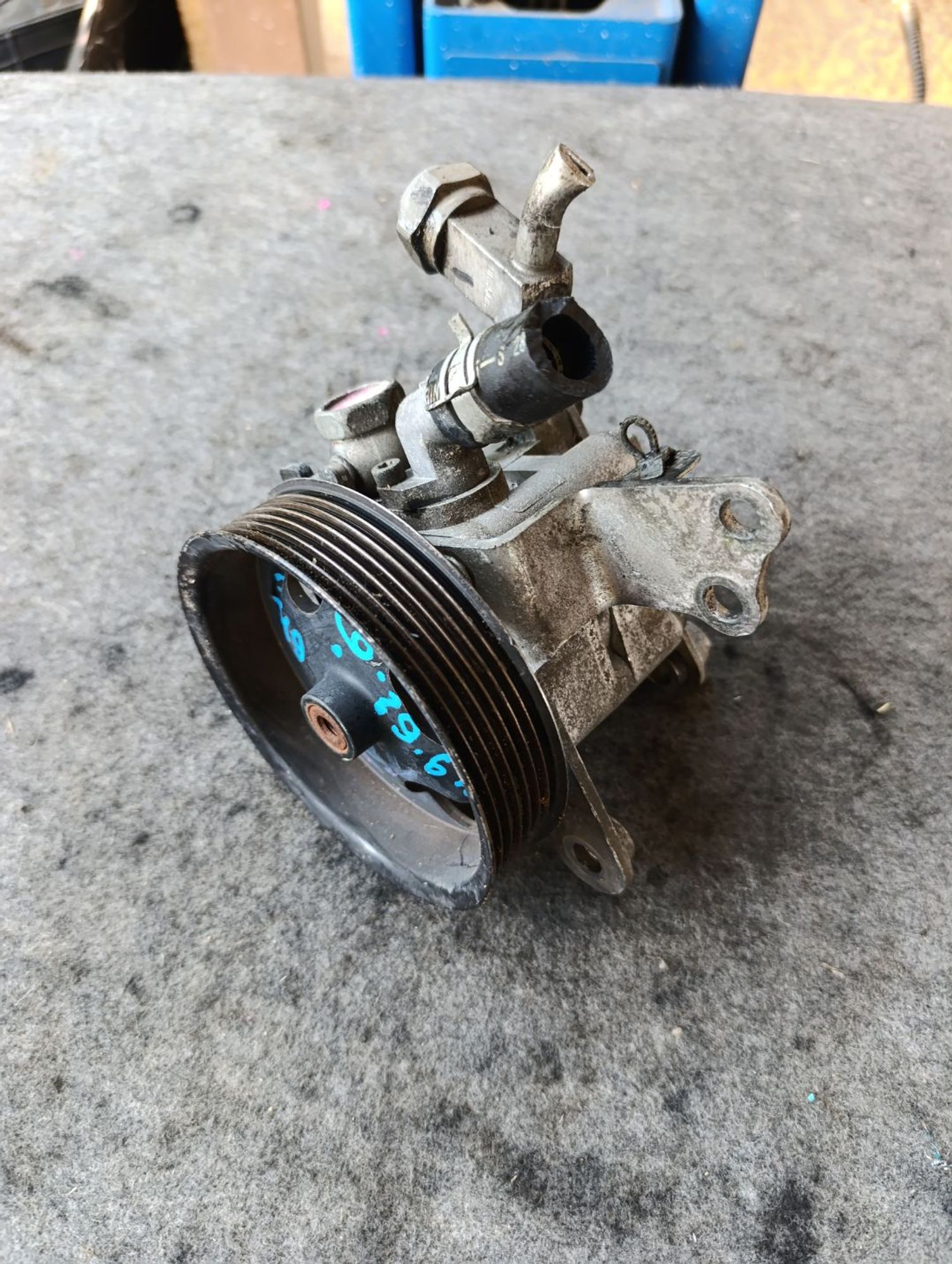 https://ycs.partsauto.market/partsauto-images/thmbs/userImages/d9b05010c61782443e0b3e264cf05921/part/06ac6472-d5a1-4963-9917-32745a72900d_1783512558915.jpg