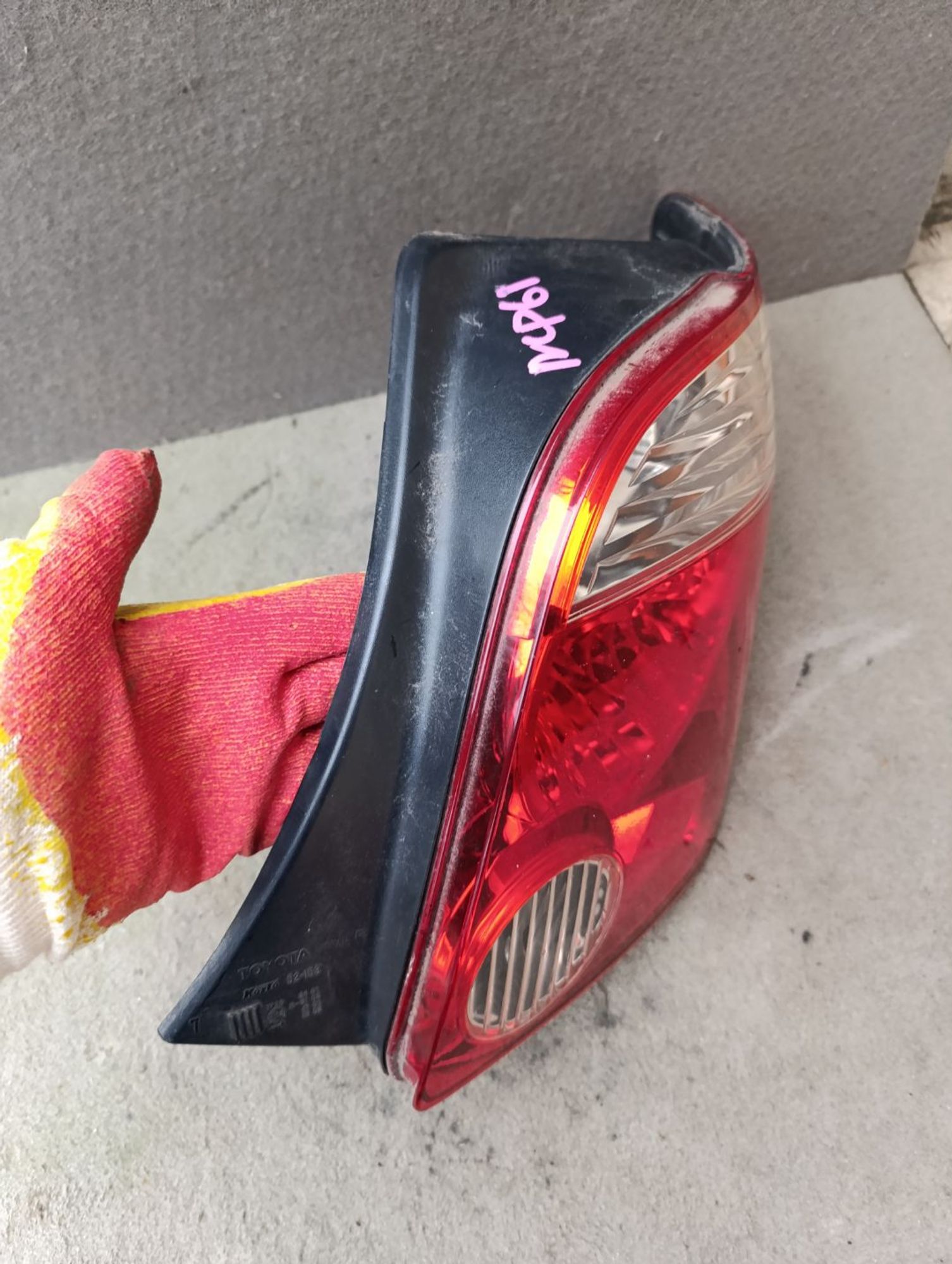 Фонарь,стоп задний правый Toyota Ist Ncp61, 8000 рублей, Ленина