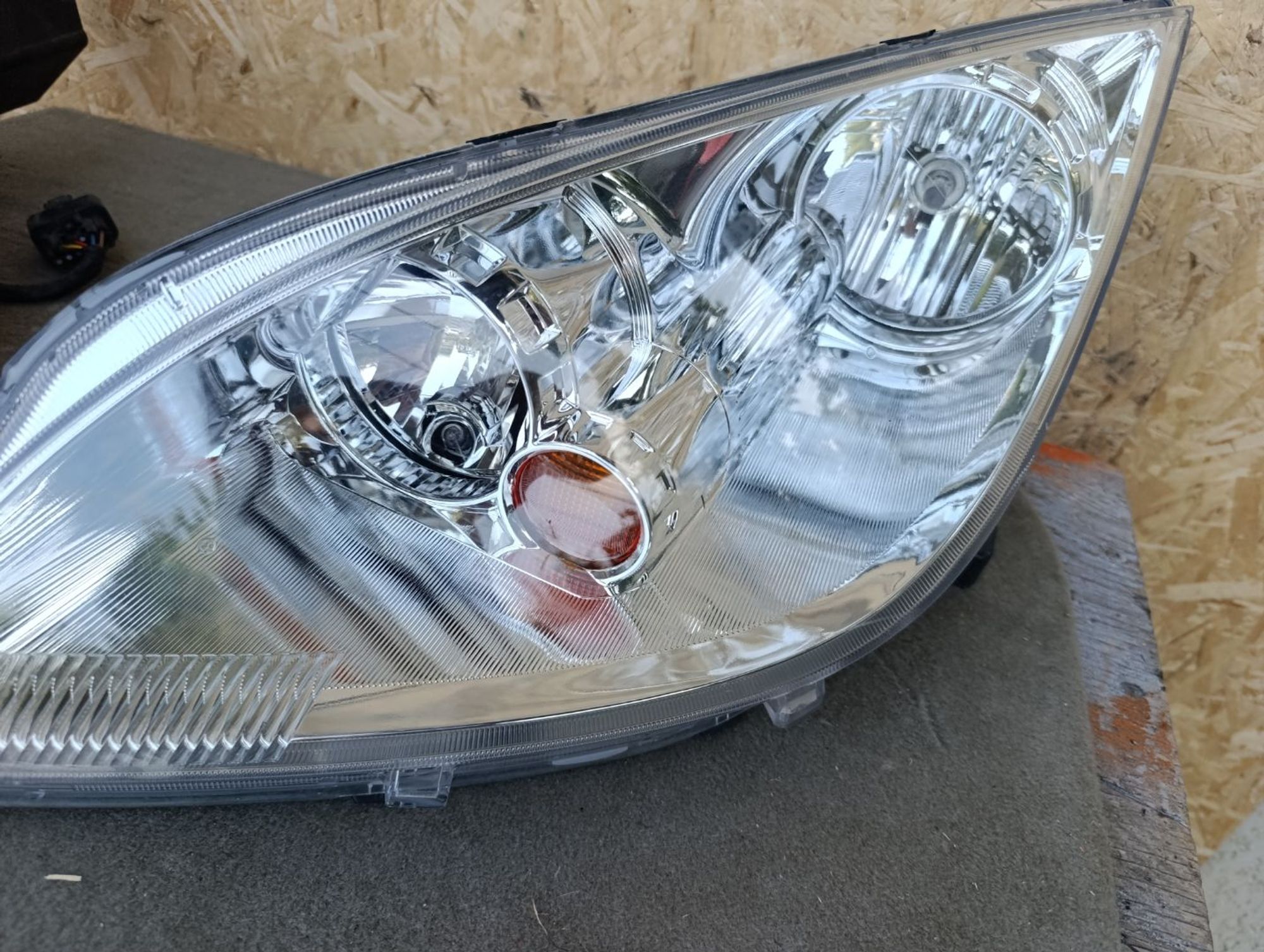 https://ycs.partsauto.market/partsauto-images/thmbs/userImages/d9b05010c61782443e0b3e264cf05921/part/09155ca1-ef53-415d-9f88-c9fa3776367f_1784991444437.jpg