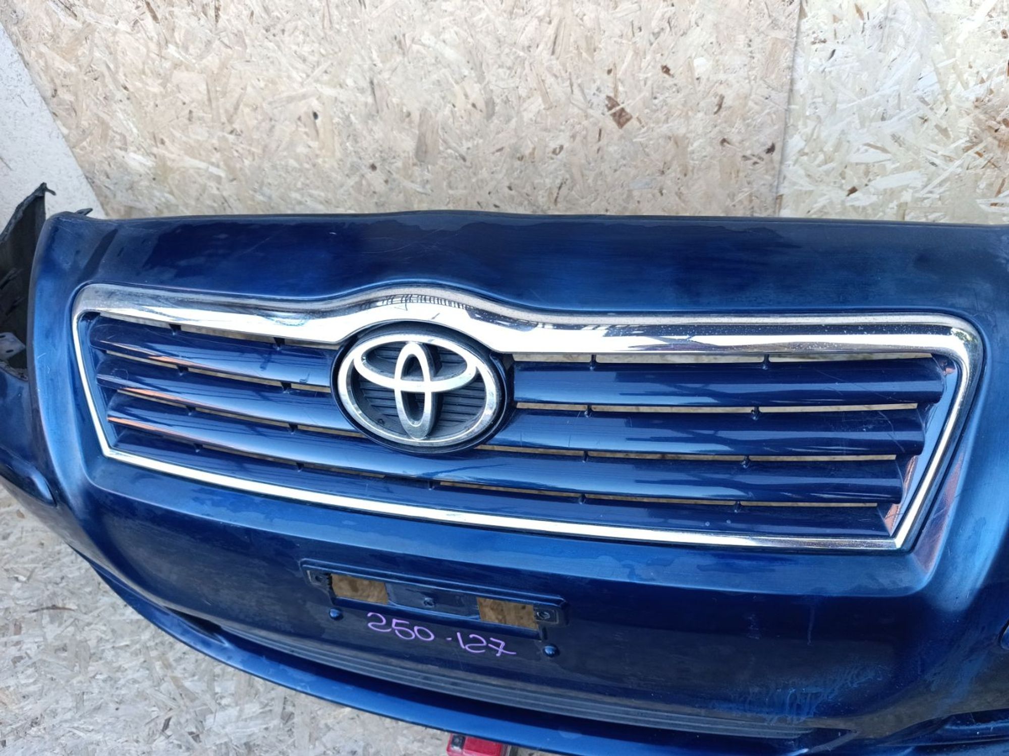 Бампер передний Toyota Avensis azt250, 9000 рублей, Ленина